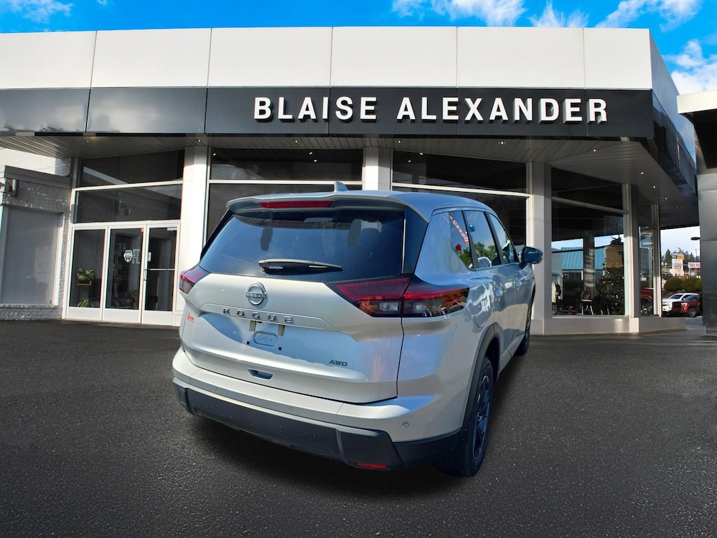 Used 2025 Nissan Rogue SV SUV