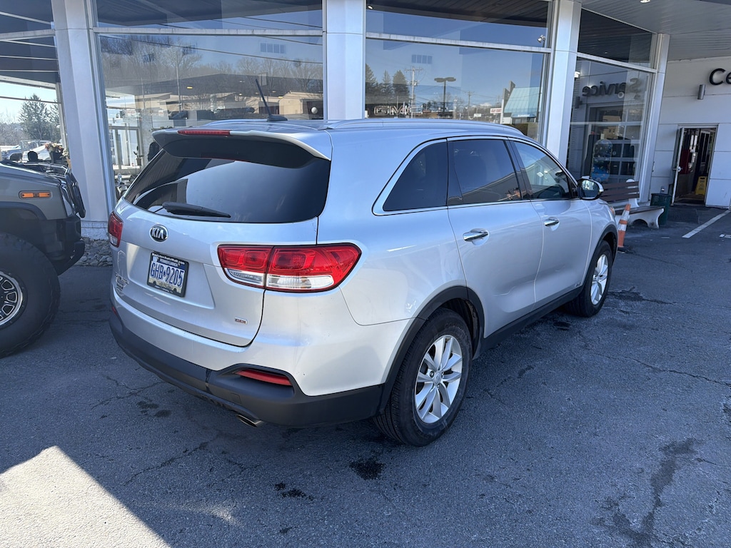 Used 2017 Kia Sorento 2.4L LX SUV