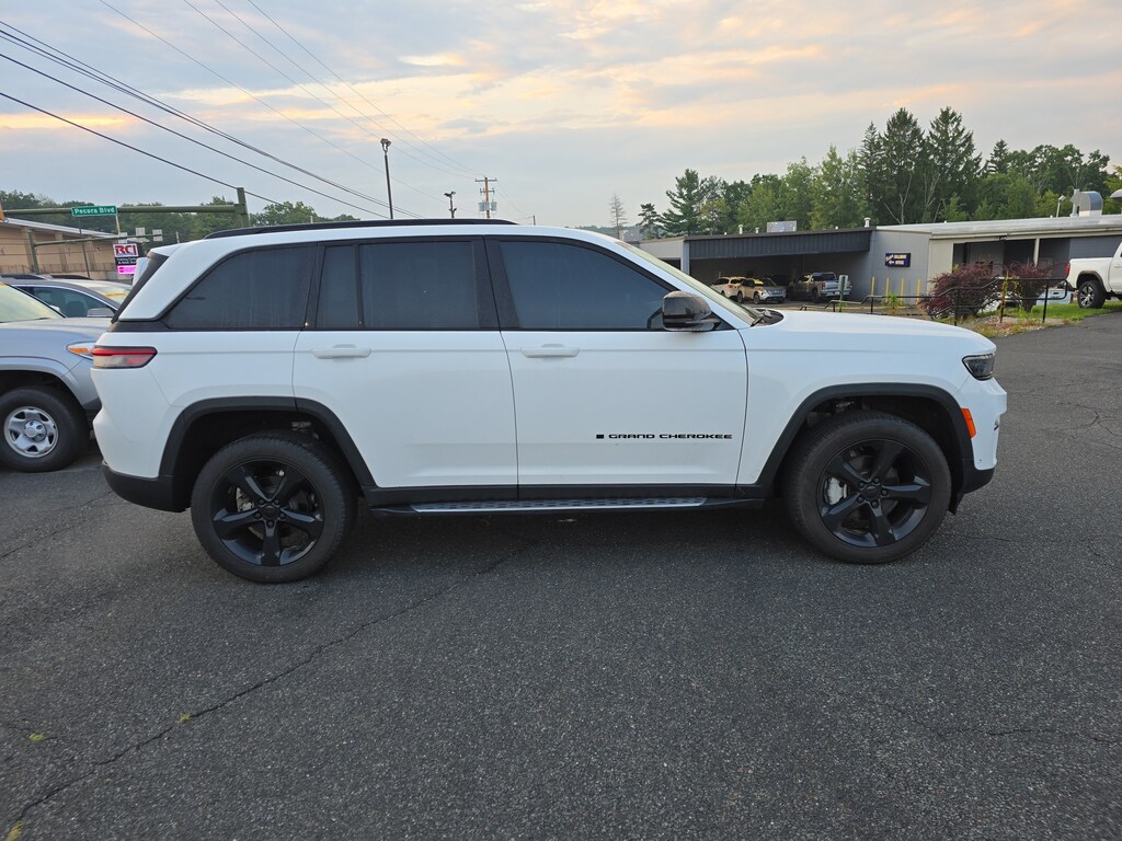 Used 2024 Jeep Grand Cherokee Limited SUV