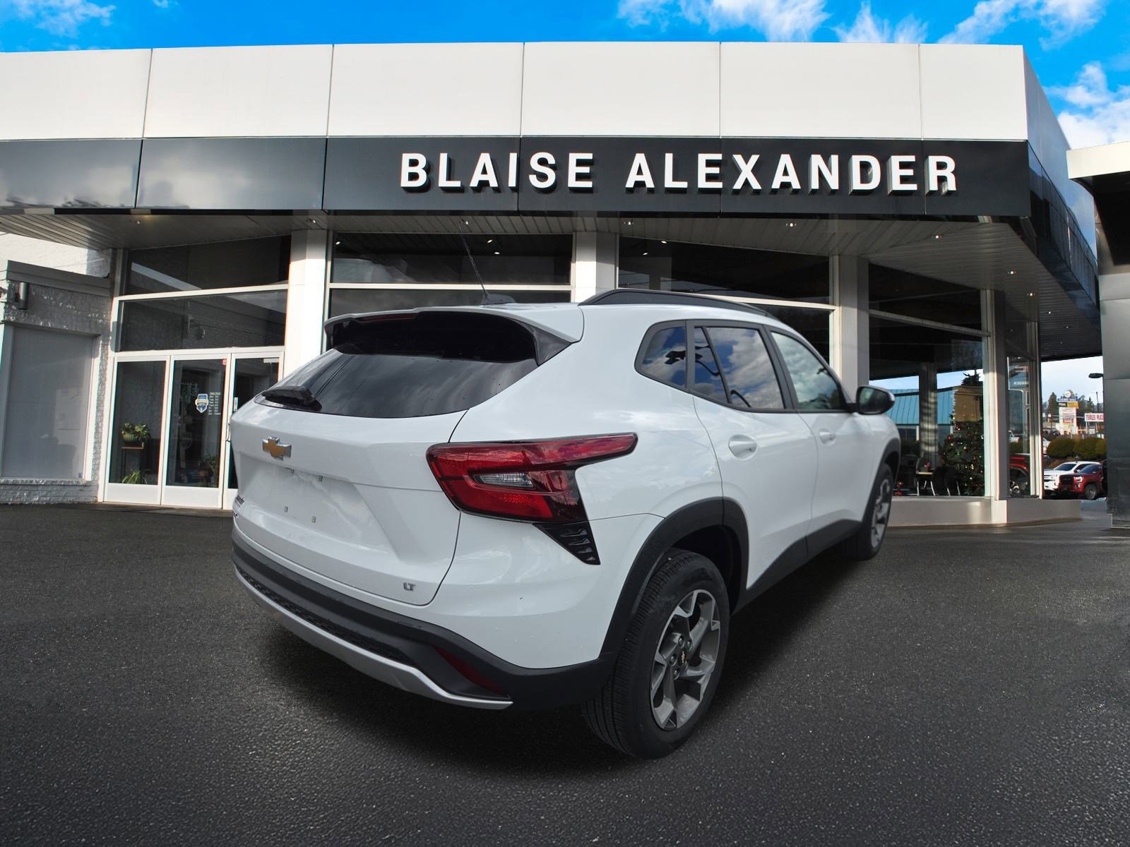 2024 Chevrolet Trax LT photo 3