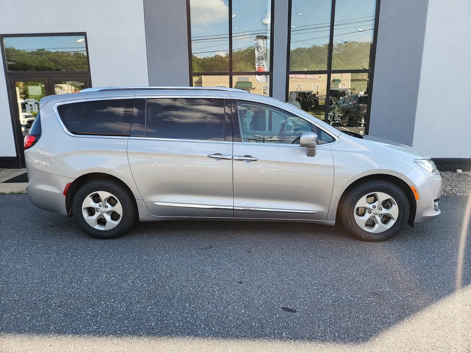 Used 2017 Chrysler Pacifica Touring-L Plus with VIN 2C4RC1EG2HR561439 for sale in Hazle Township, PA