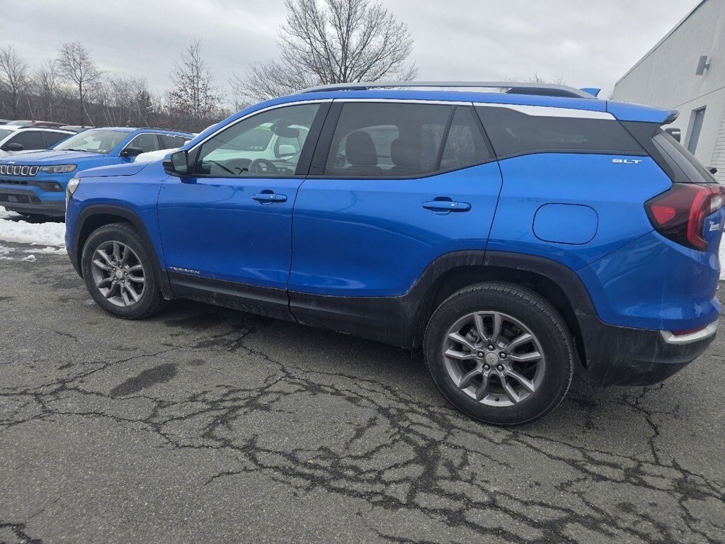 Used 2024 GMC Terrain SLT SUV