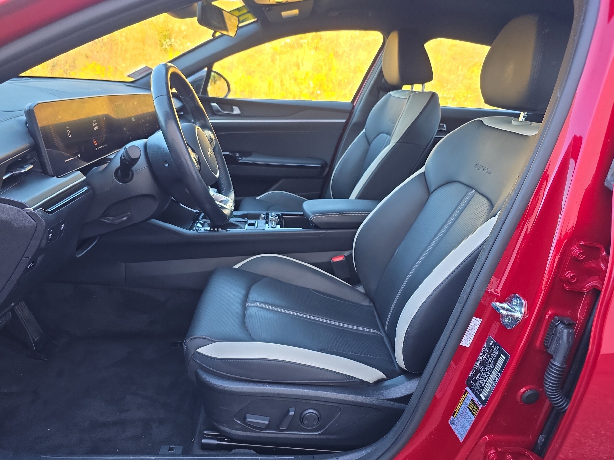 2025 Kia K5 GT-Line photo 2