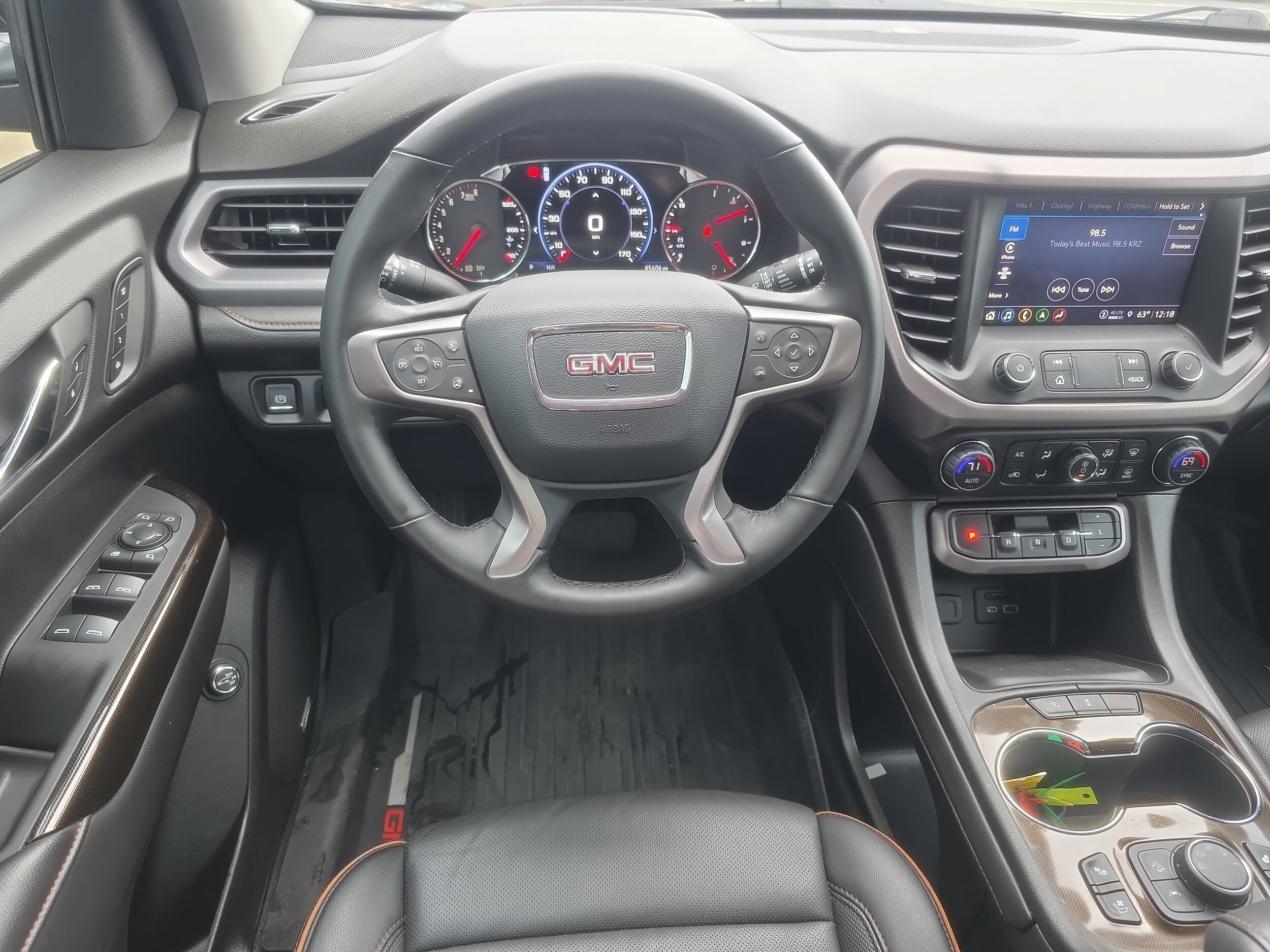 2023 Gmc Acadia AT4 photo 2