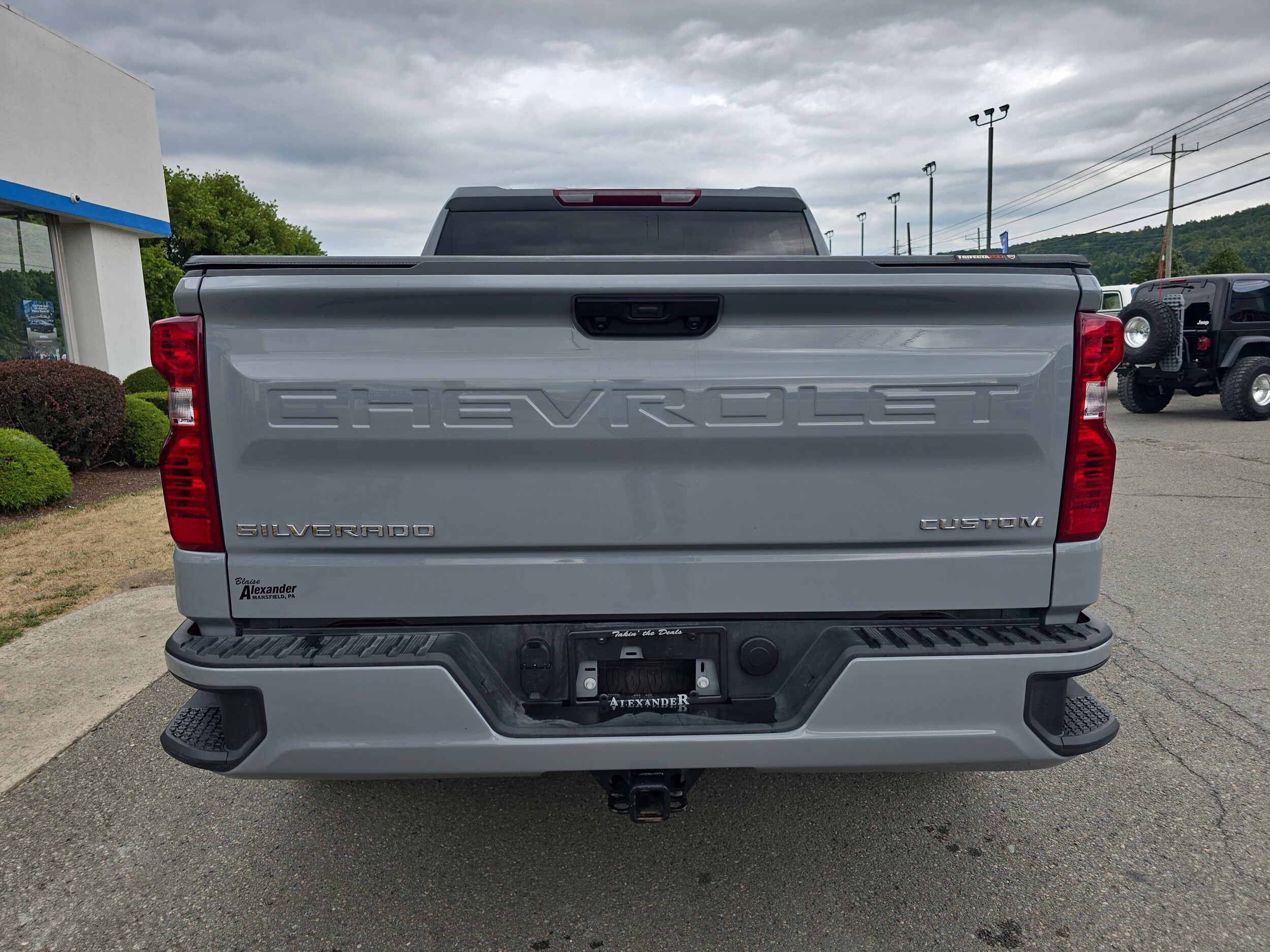 2024 Chevrolet Silverado 1500 Custom photo 3