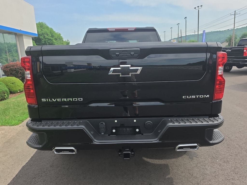 New 2026 Chevrolet Silverado 1500 Custom Trail Boss Truck Crew Cab