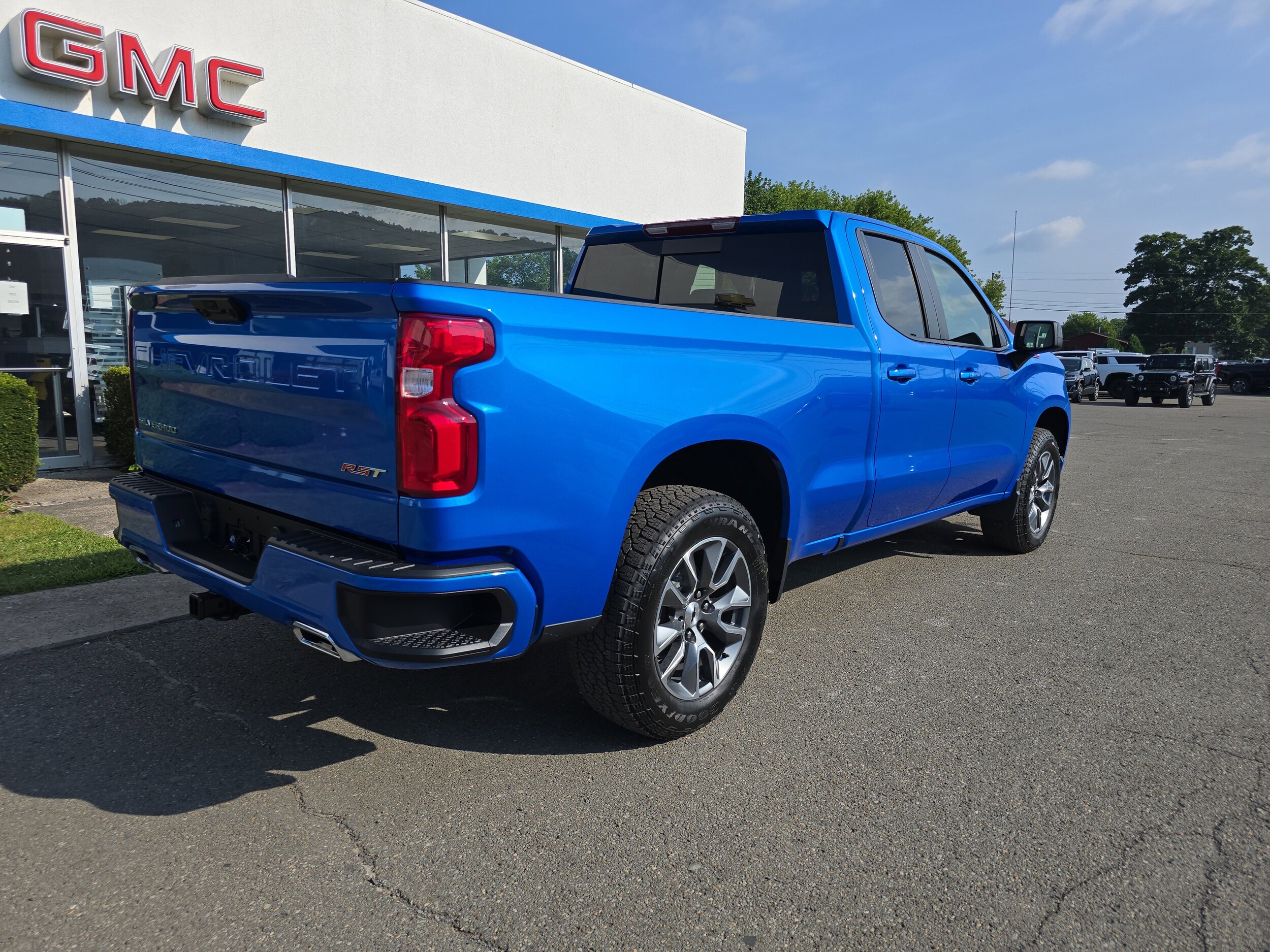 2026 Chevrolet Silverado 1500 RST photo 3
