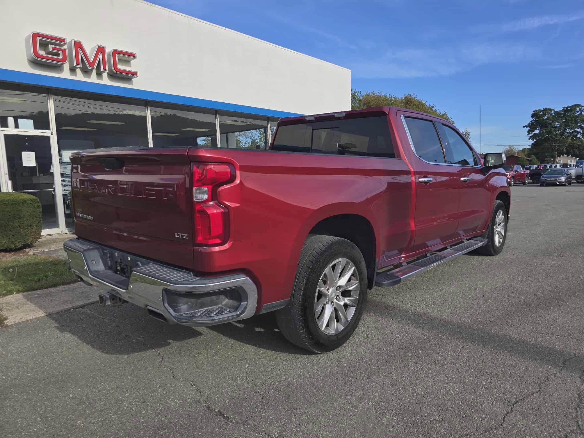 2019 Chevrolet Silverado 1500 LTZ photo 2