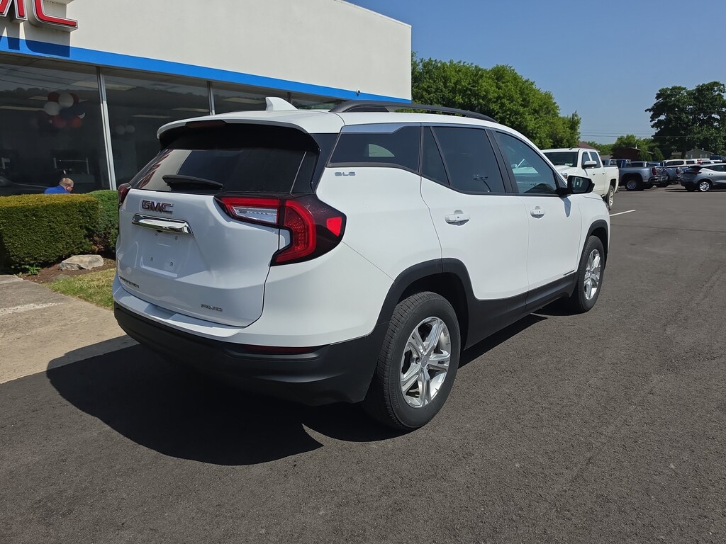 Used 2024 GMC Terrain SLE SUV
