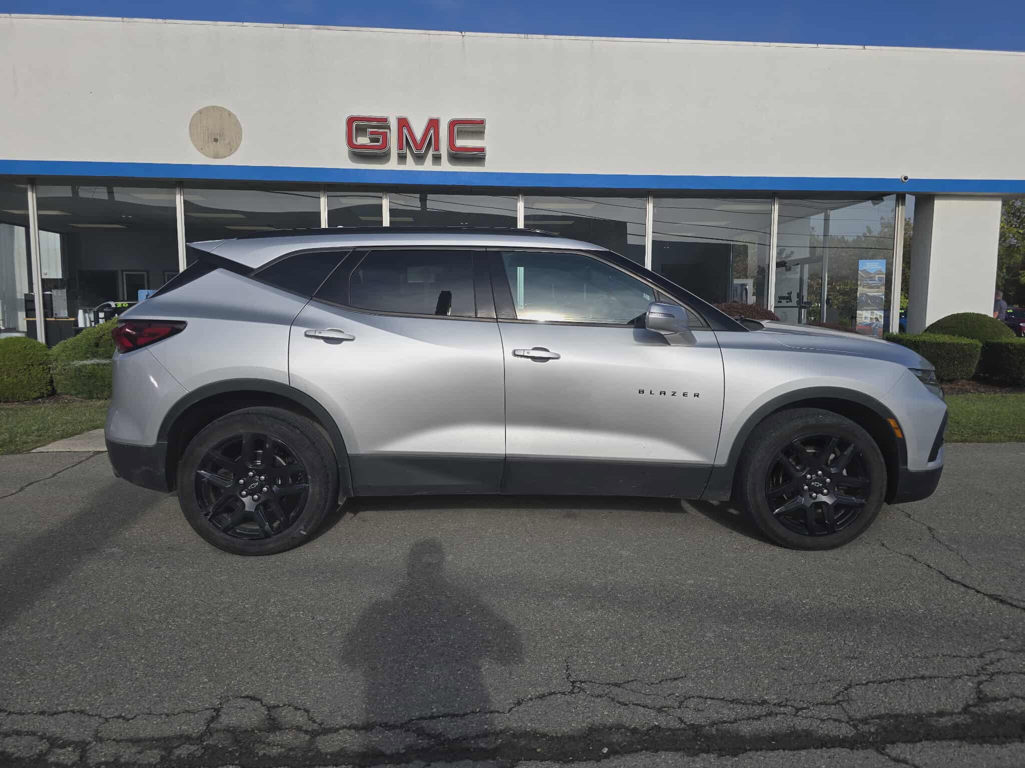 2019 Chevrolet Blazer 2LT photo 2