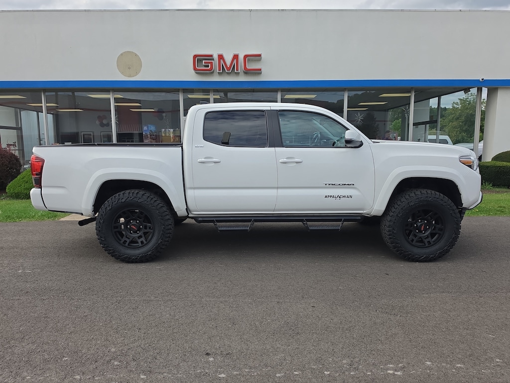 Used 2022 Toyota Tacoma 4WD SR5 Truck Double Cab