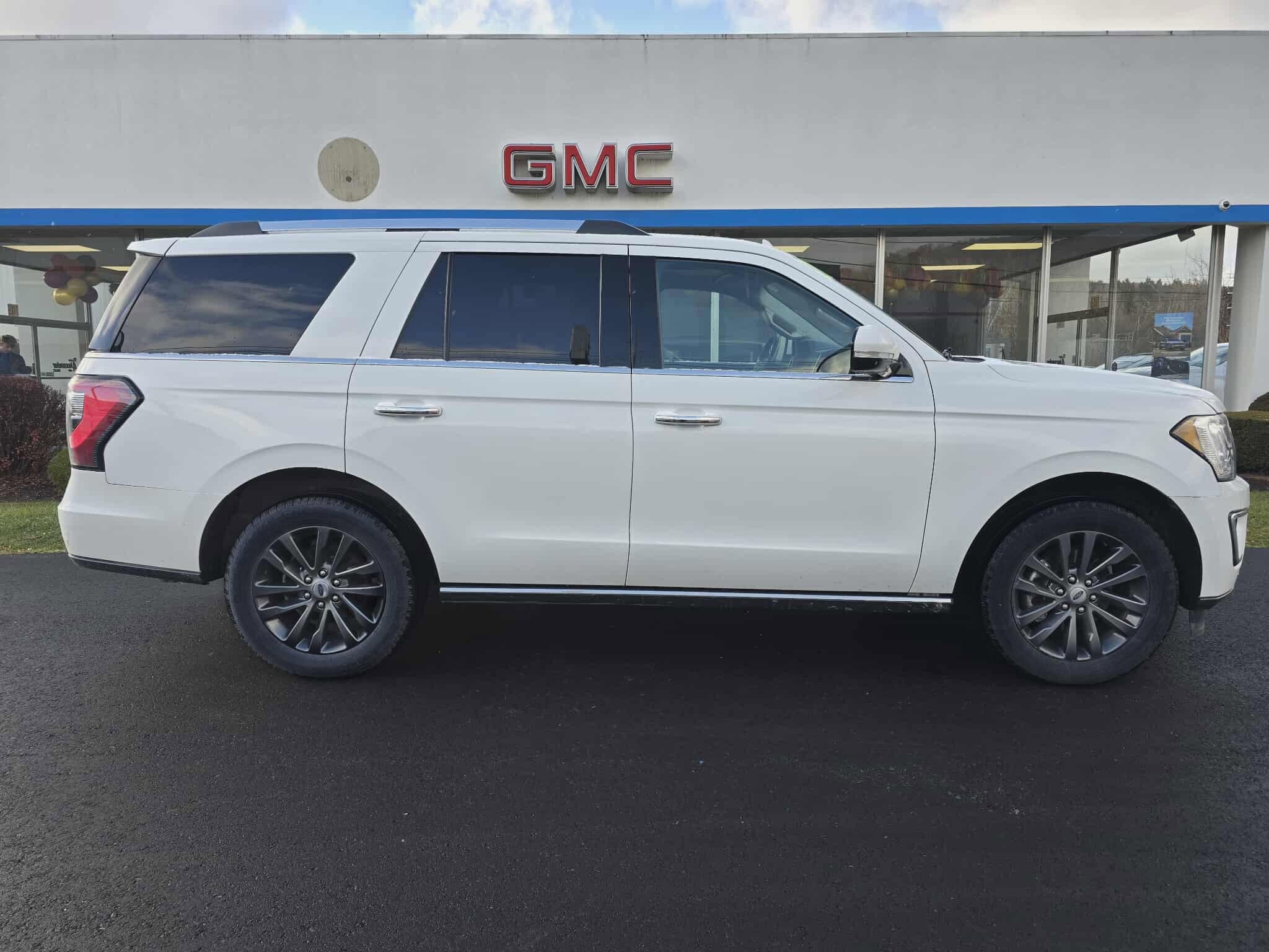 2020 Ford Expedition Limited photo 2