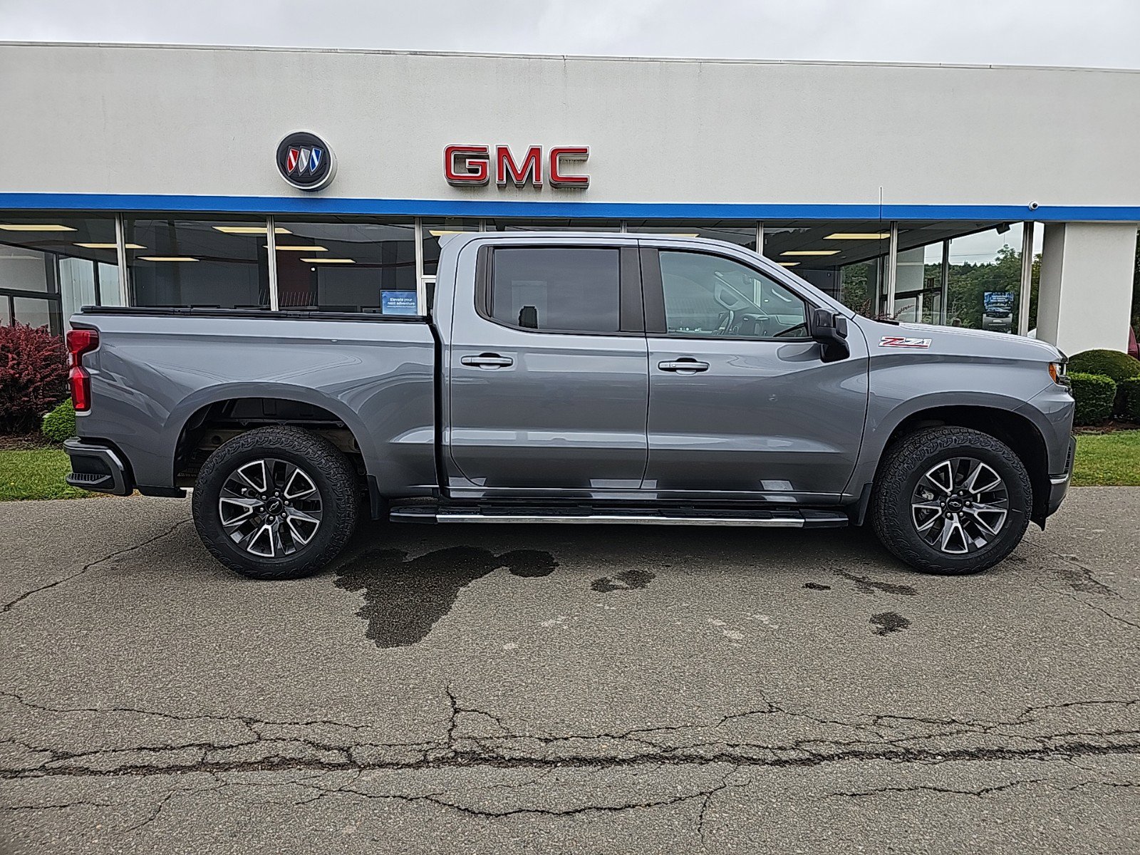 Used 2021 Chevrolet Silverado 1500 RST with VIN 1GCUYEEDXMZ447164 for sale in Montoursville, PA