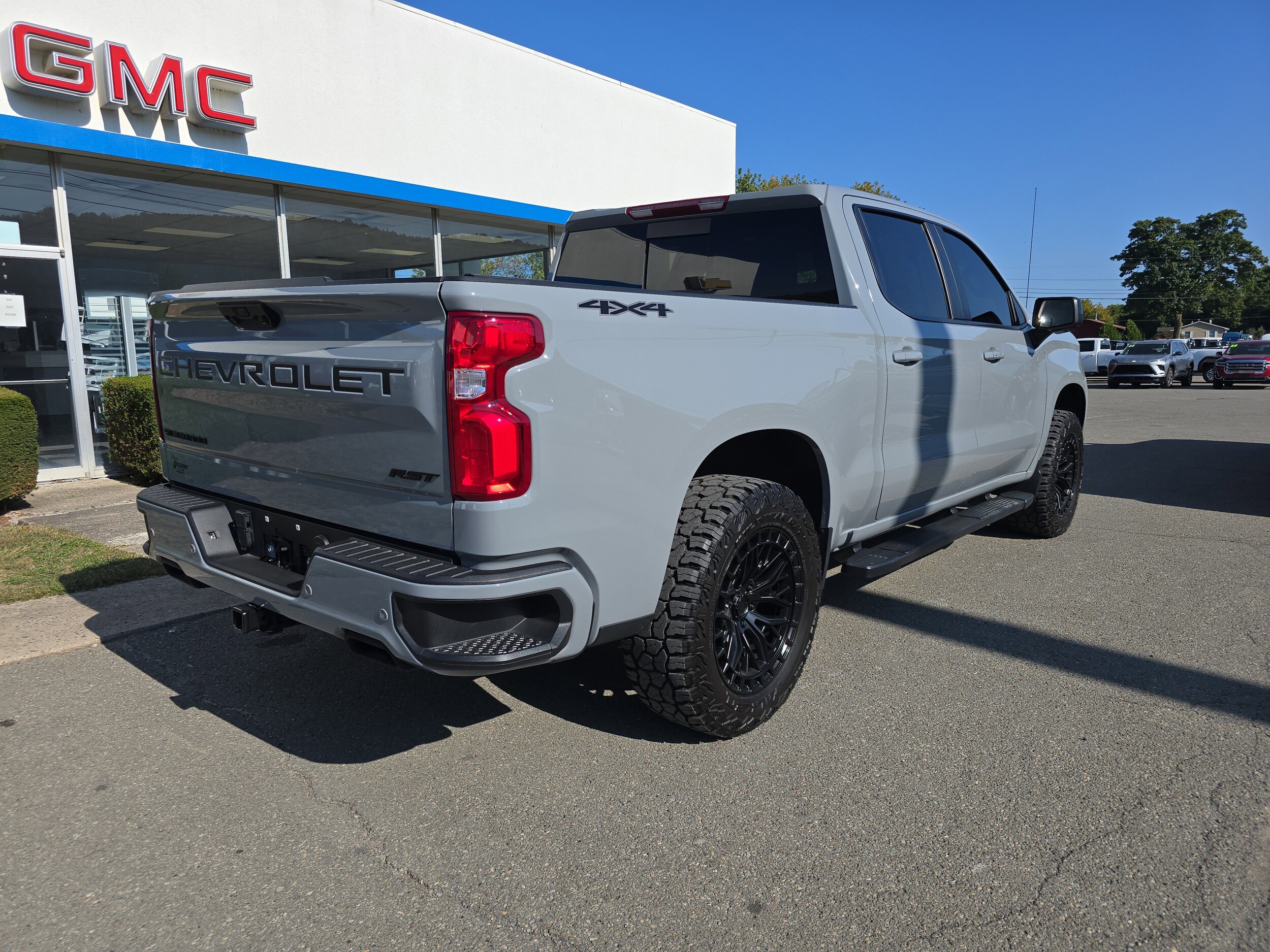 2024 Chevrolet Silverado 1500 RST photo 3