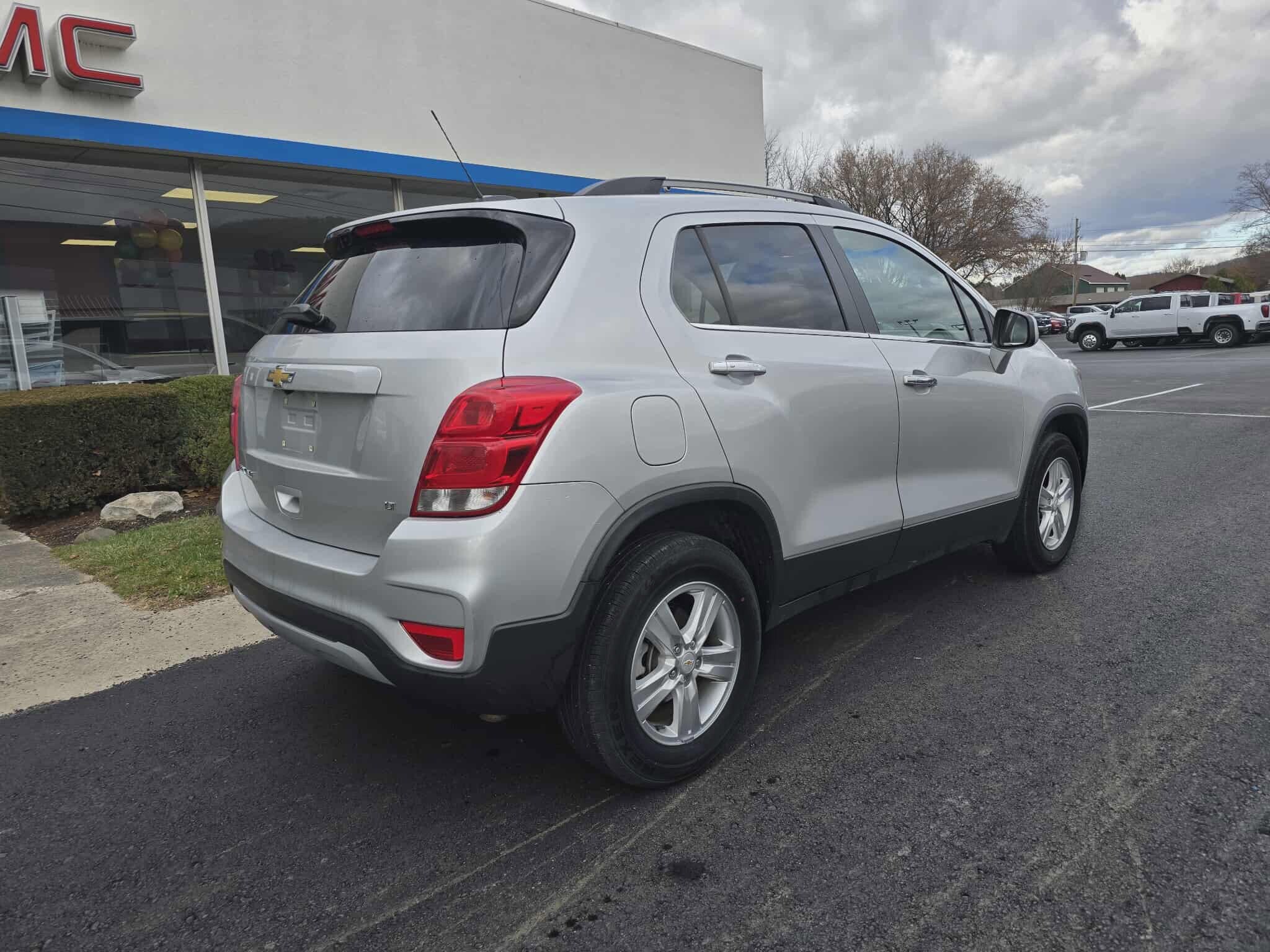 2018 Chevrolet Trax LT photo 3
