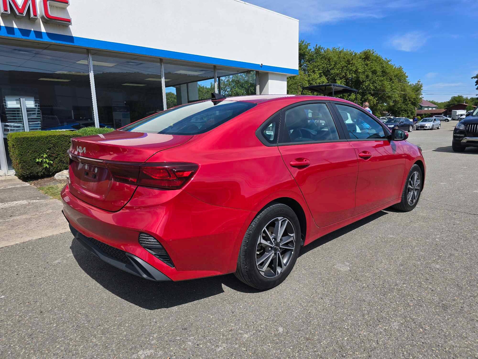 2023 Kia Forte LXS photo 3