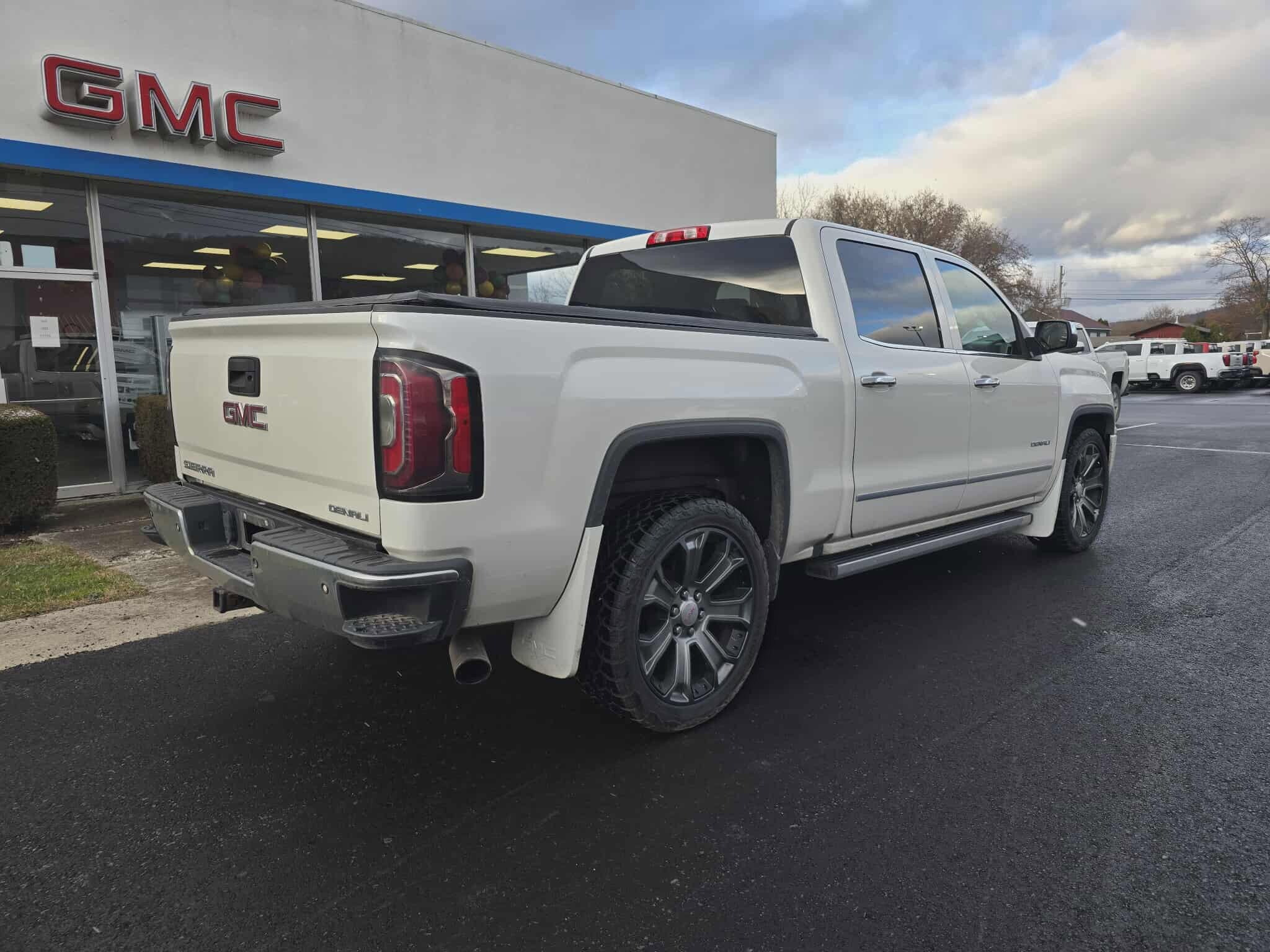 2016 Gmc Sierra 1500 Denali photo 2