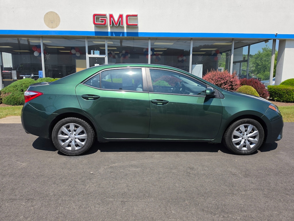 Used 2015 Toyota Corolla LE Sedan