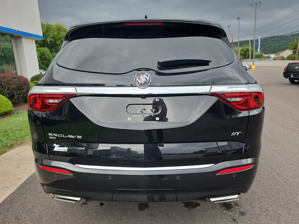Used 2024 Buick Enclave Essence SUV