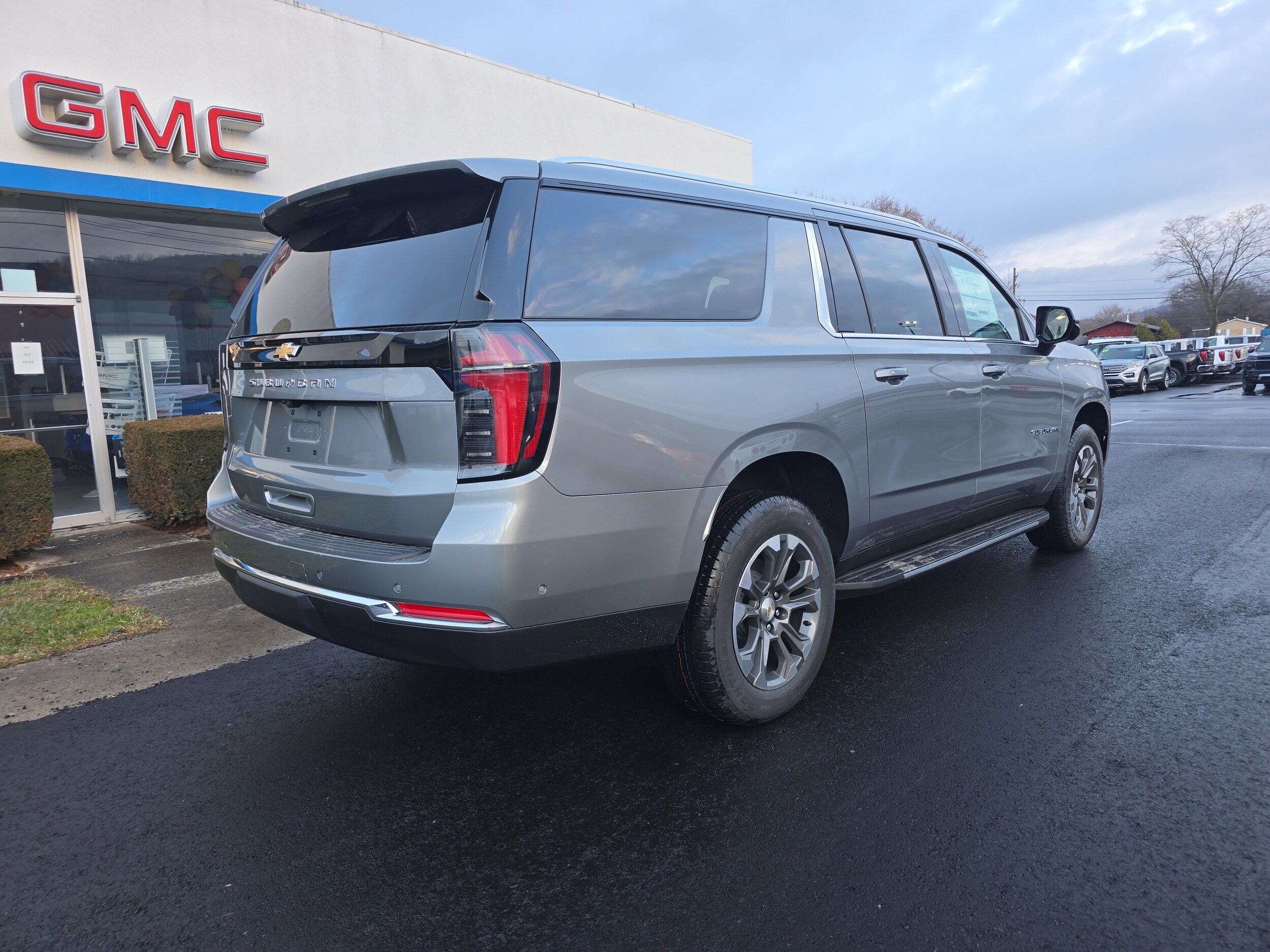 2026 Chevrolet Suburban LS photo 2