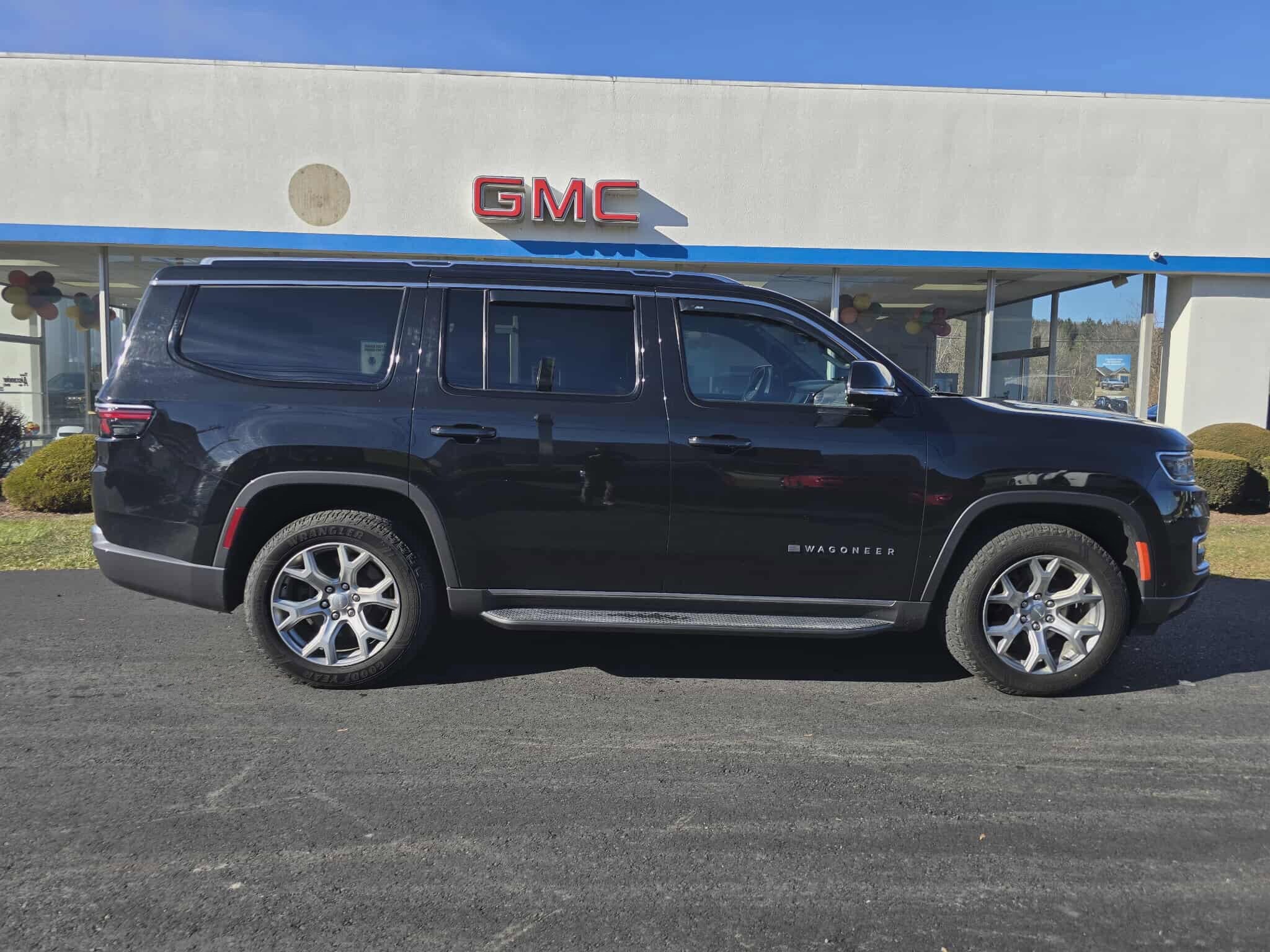 2022 Jeep Wagoneer Series II photo 2