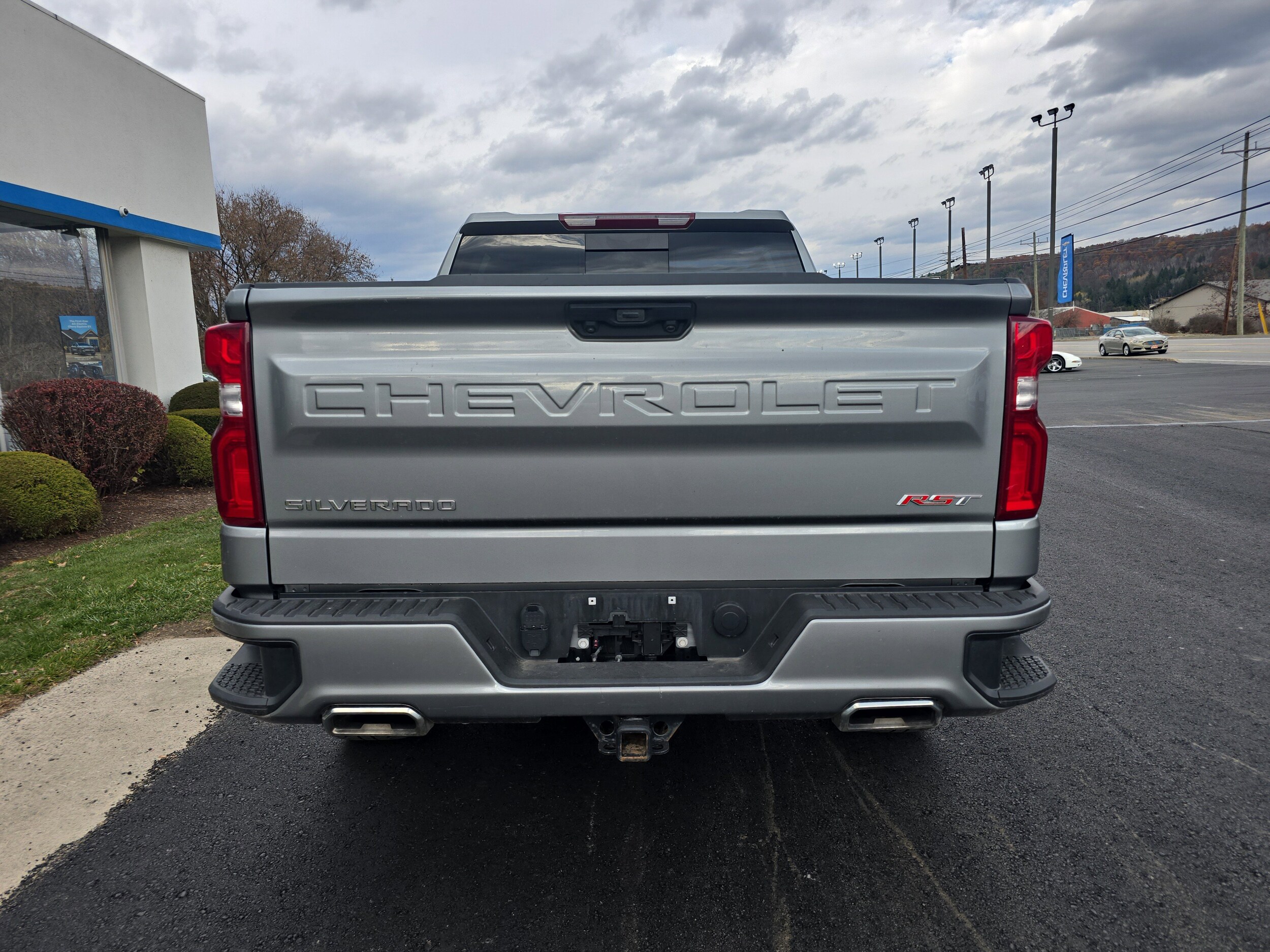 2023 Chevrolet Silverado 1500 RST photo 2