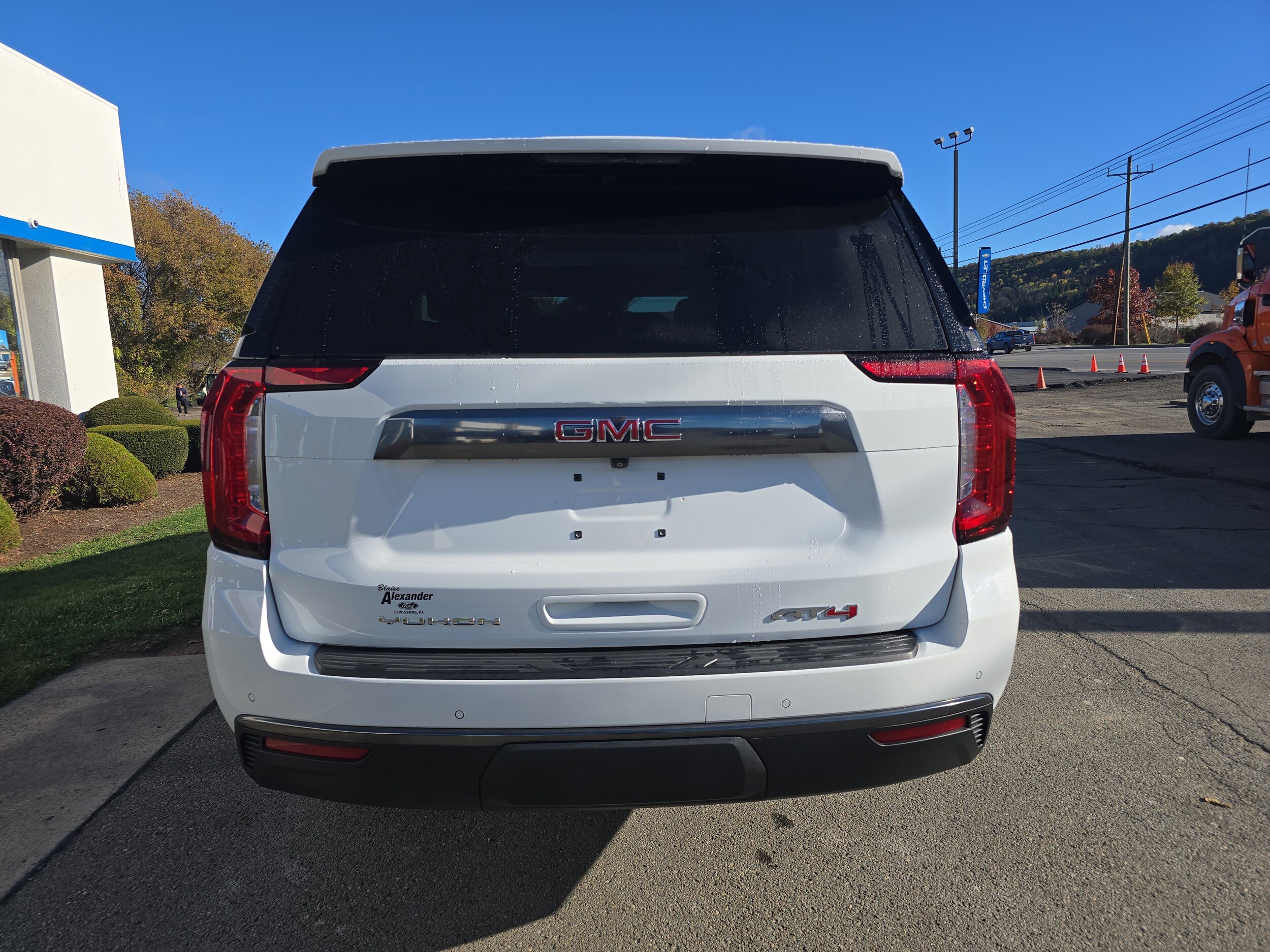 2023 Gmc Yukon AT4 photo 2