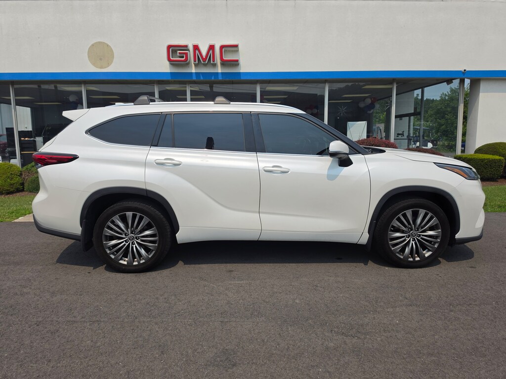 Used 2021 Toyota Highlander Platinum SUV