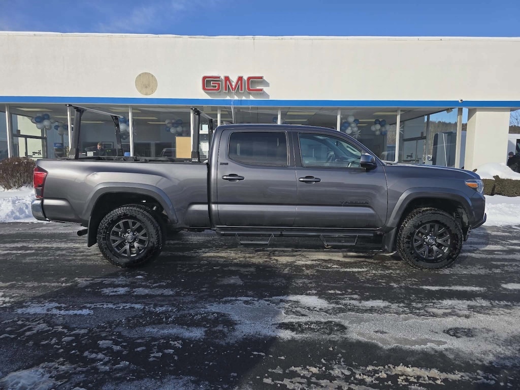 Used 2022 Toyota Tacoma 4WD SR5 Truck Double Cab