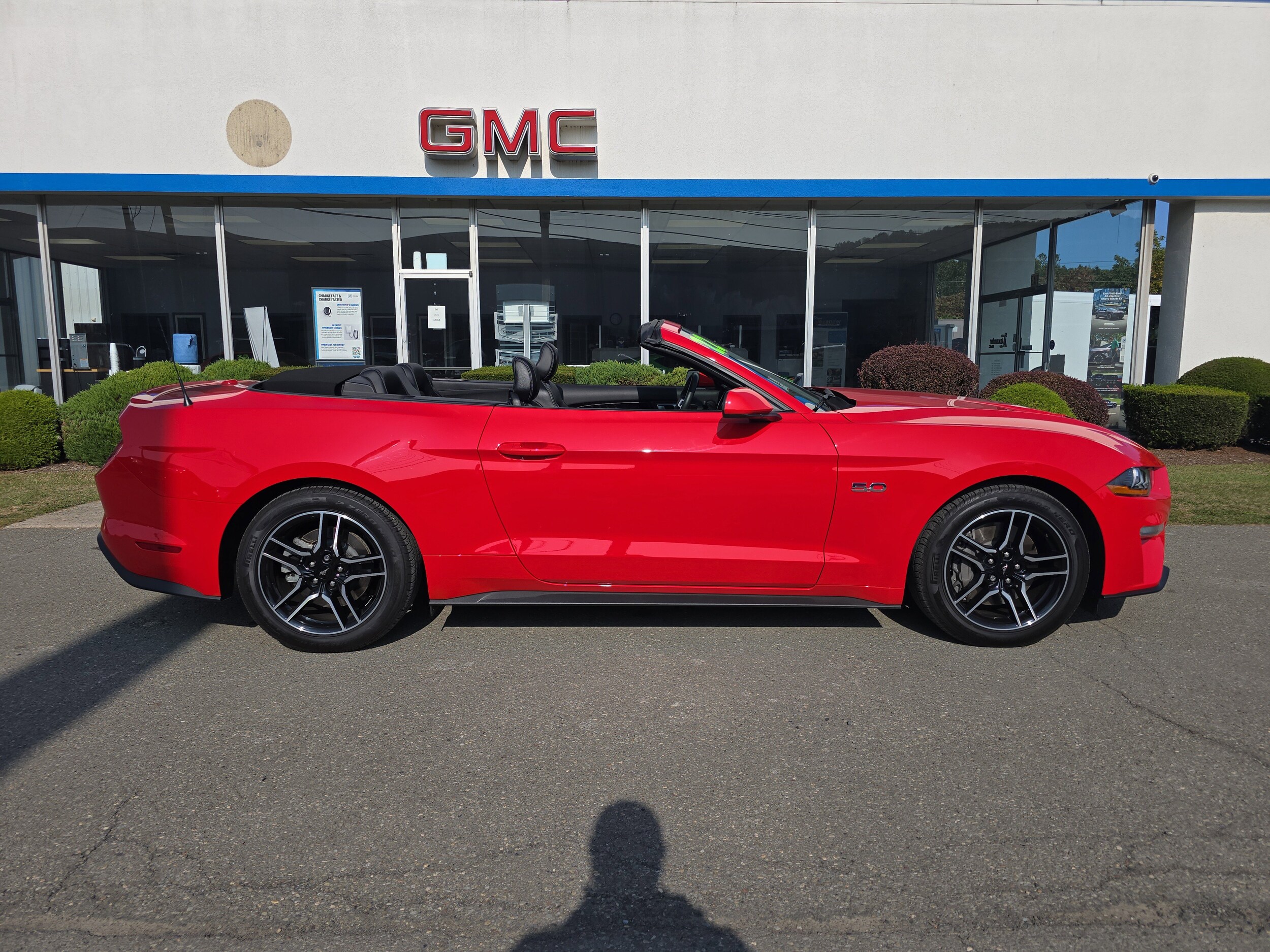 2022 Ford Mustang GT Premium Convertible photo 2