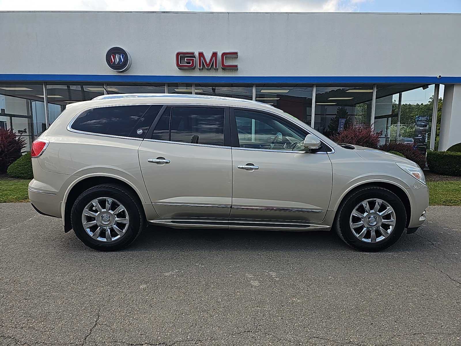 Used 2015 Buick Enclave Leather with VIN 5GAKVBKD7FJ286763 for sale in Montoursville, PA