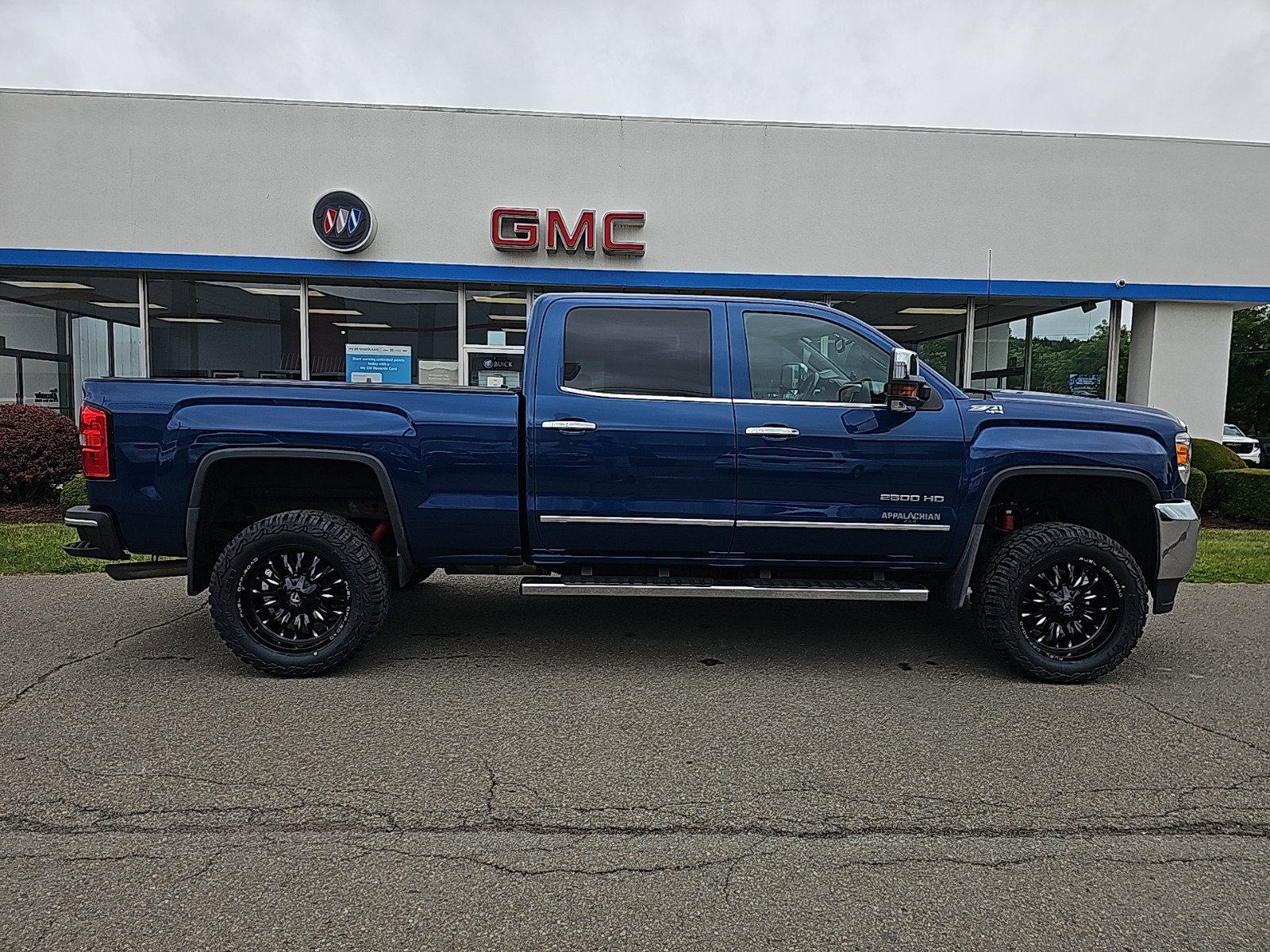 Used 2019 GMC Sierra 2500HD SLT with VIN 1GT12REG3KF107746 for sale in Montoursville, PA