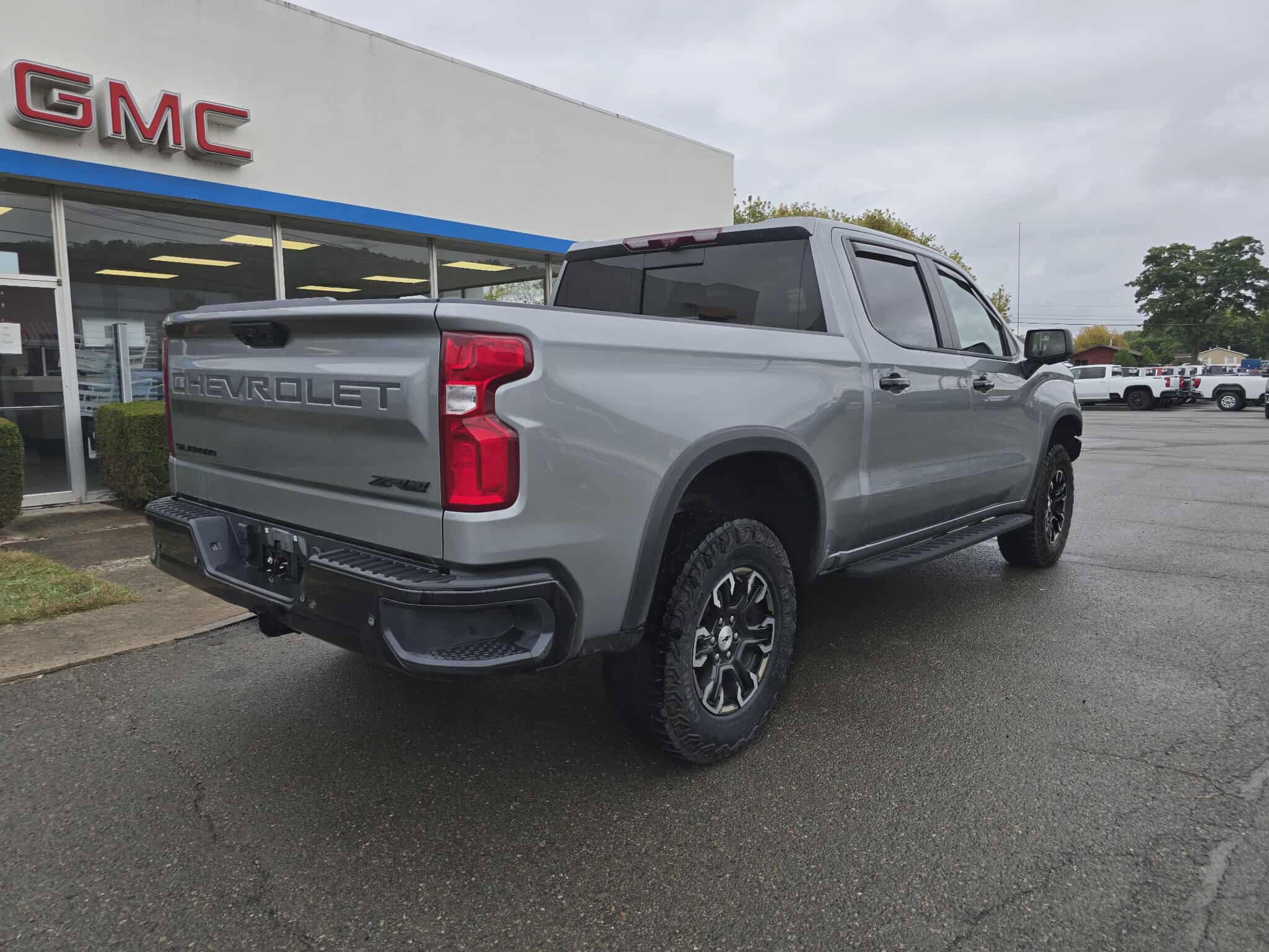 2023 Chevrolet Silverado 1500 ZR2 photo 2