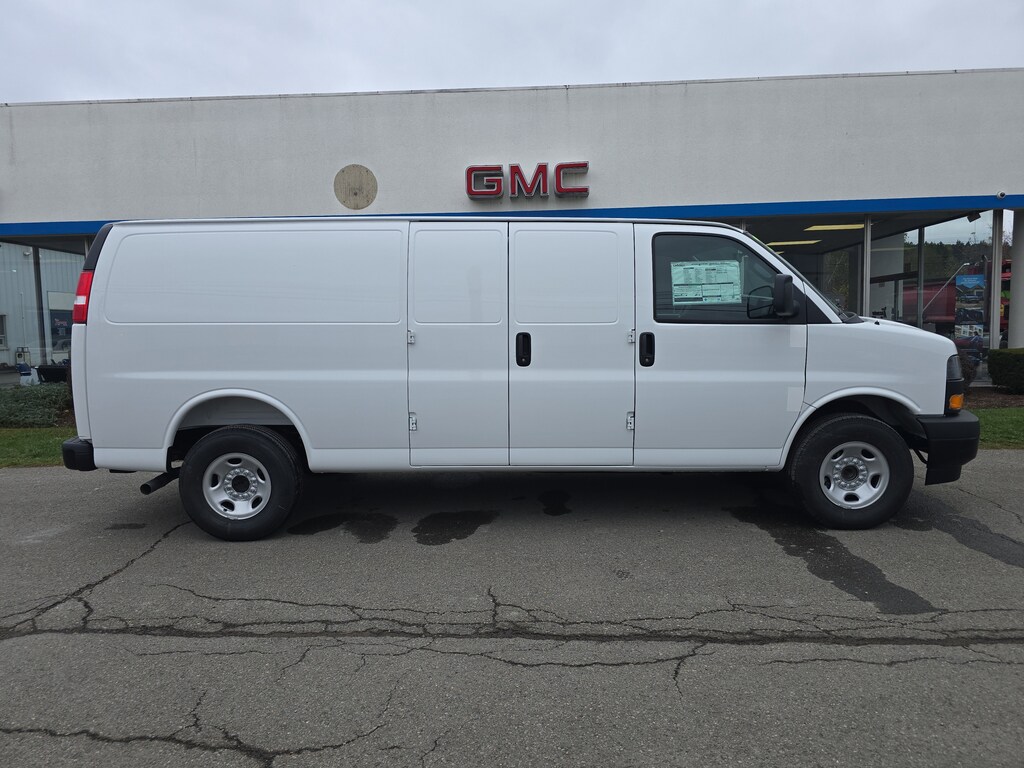 New 2025 GMC Savana 3500 Work Van Van Extended Cargo Van