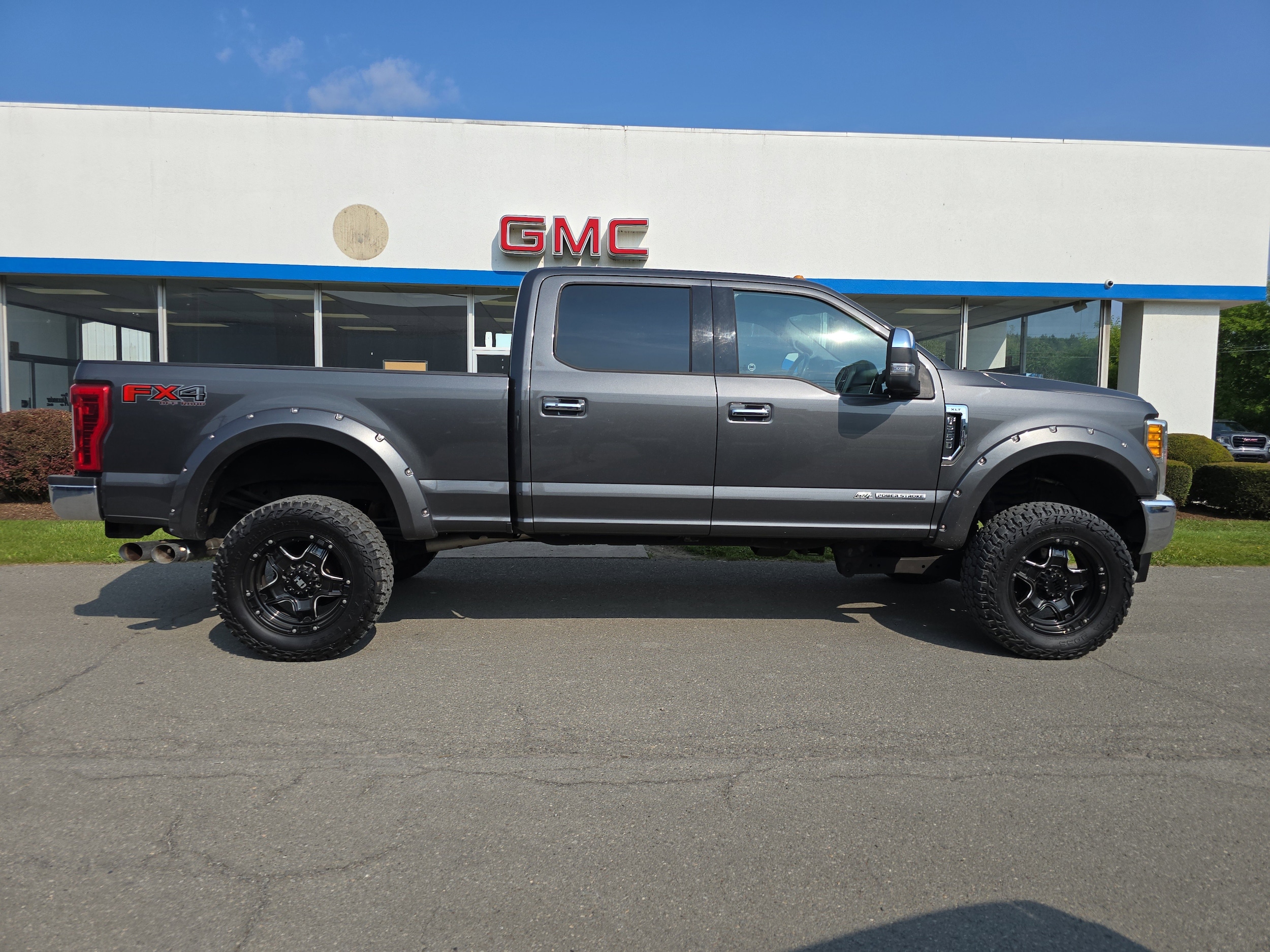 Used 2017 Ford F-250 Super Duty XLT with VIN 1FT7W2BT9HEB12844 for sale in Montoursville, PA