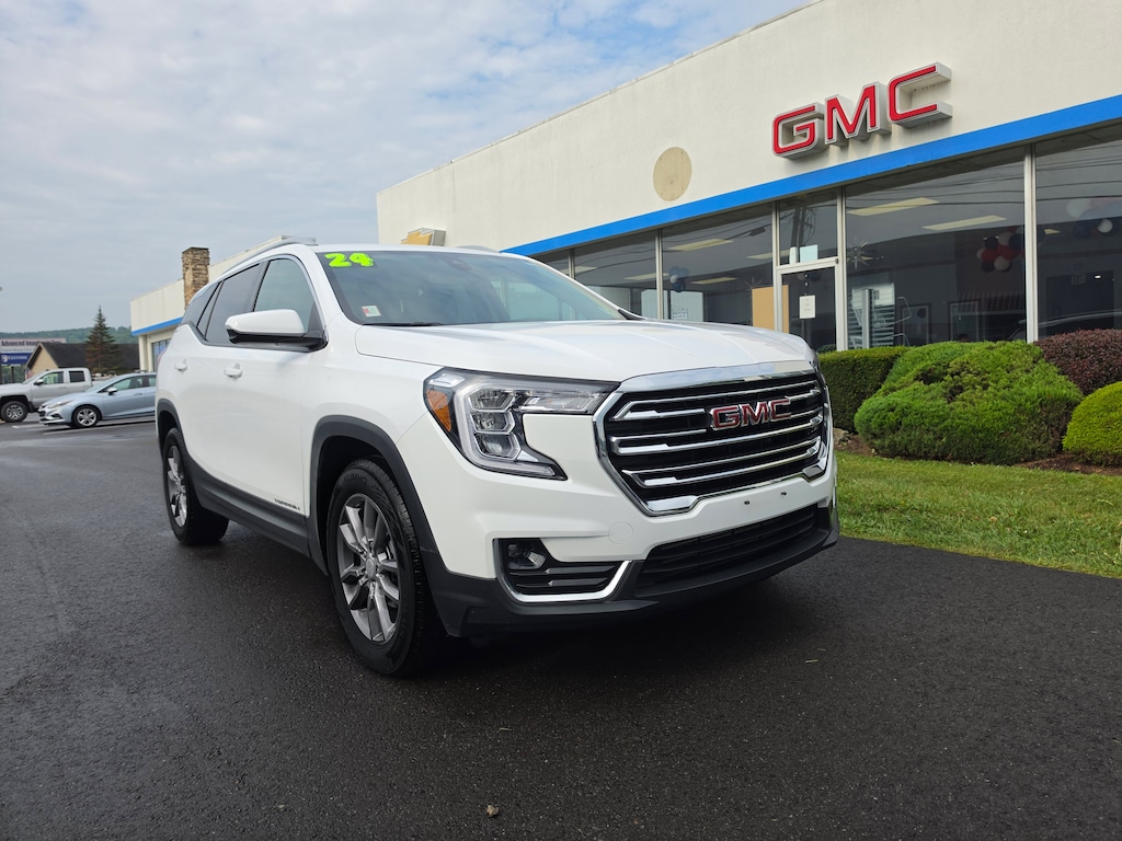 Used 2024 GMC Terrain SLT SUV