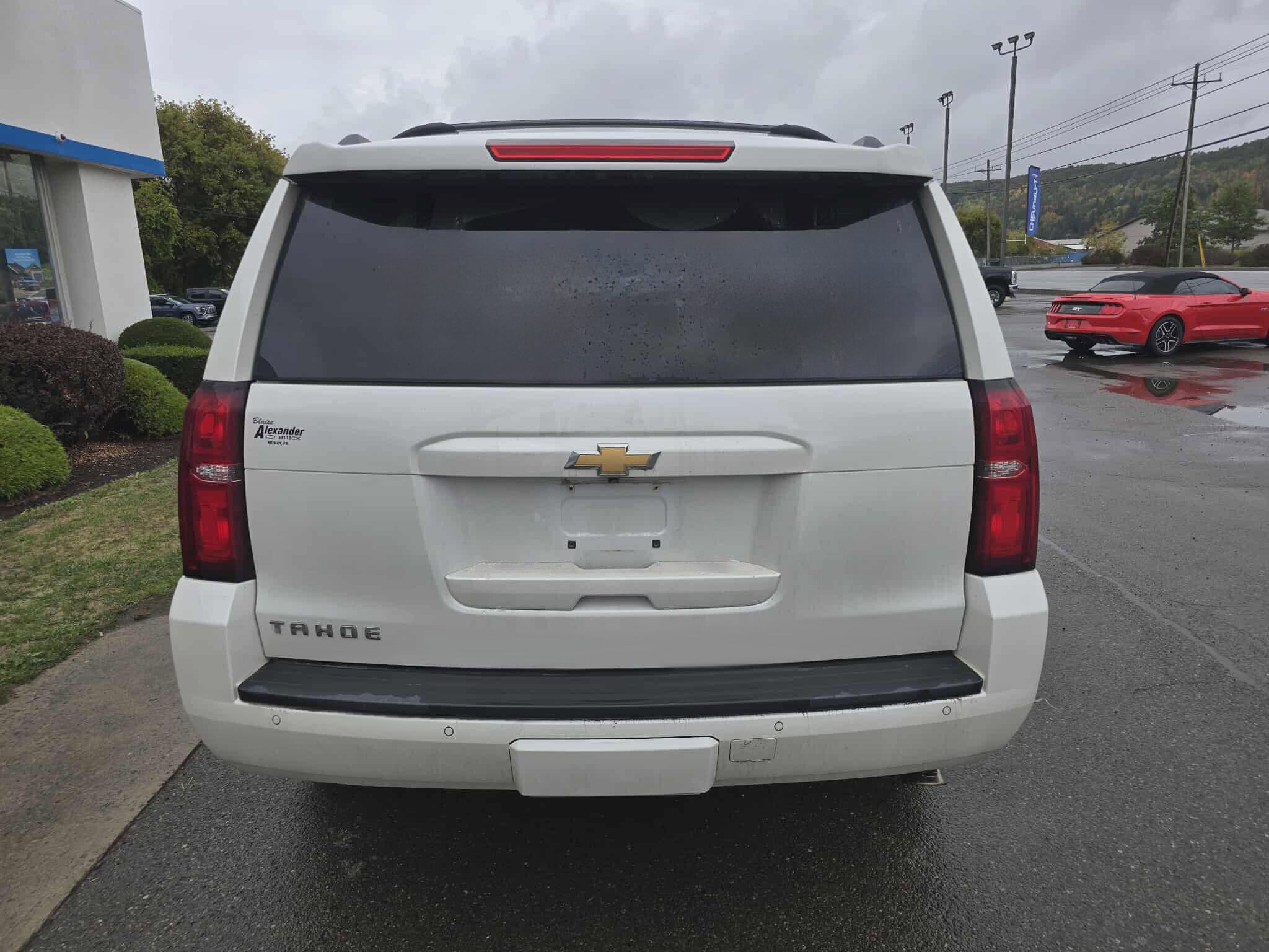 2017 Chevrolet Tahoe LT photo 4