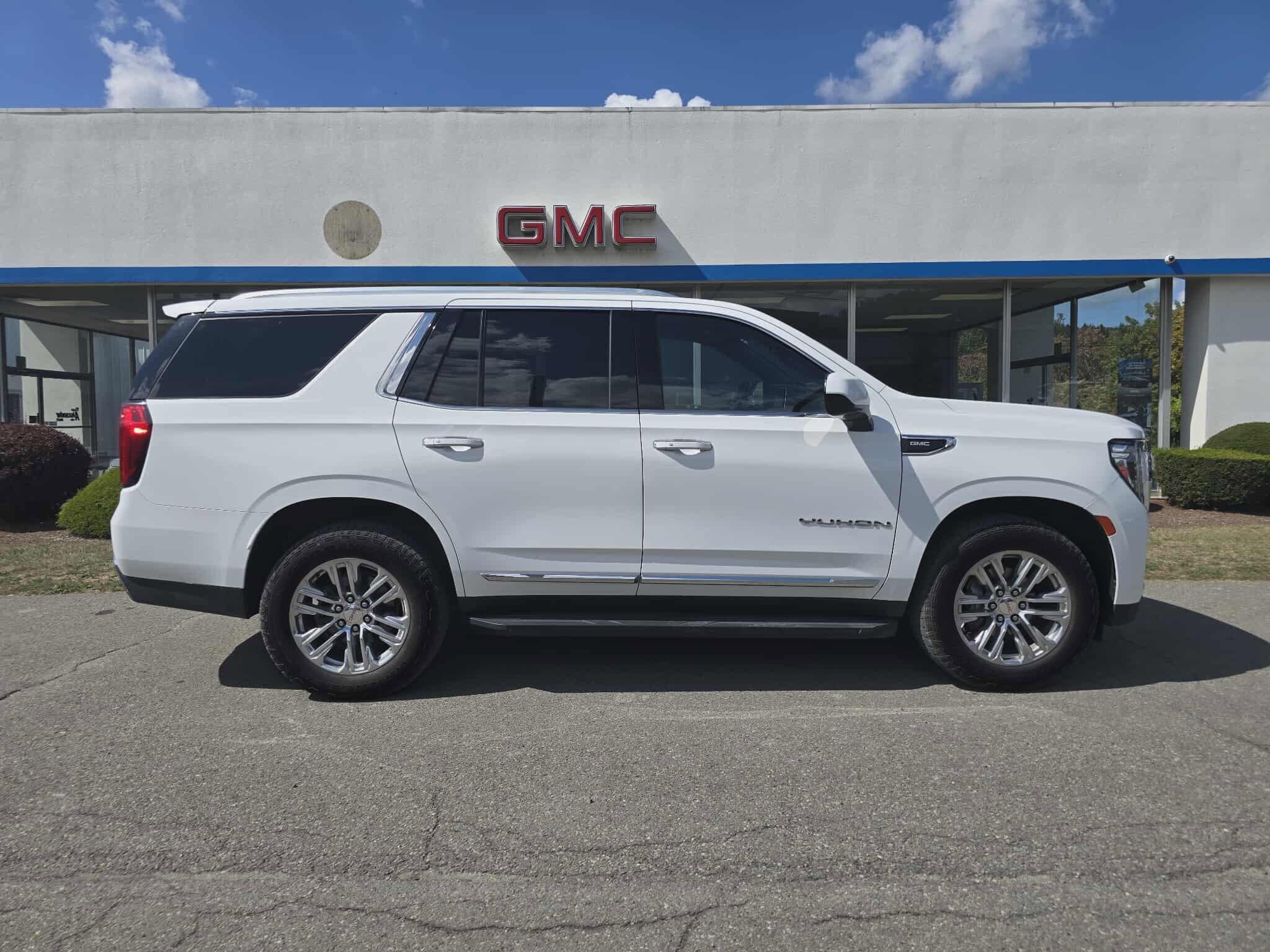2021 Gmc Yukon SLT photo 2