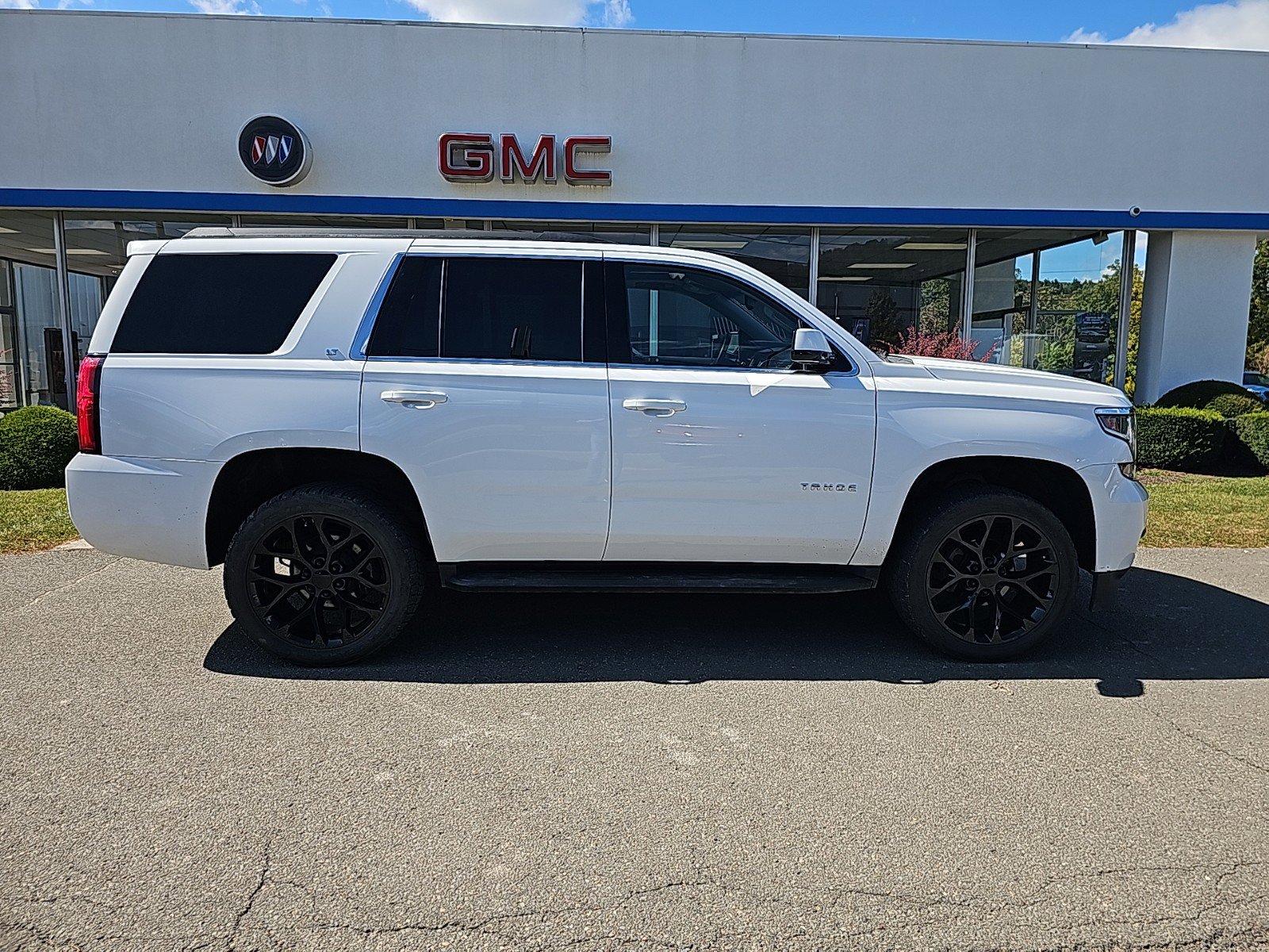 Used 2019 Chevrolet Tahoe LT with VIN 1GNSKBKC5KR165375 for sale in Montoursville, PA