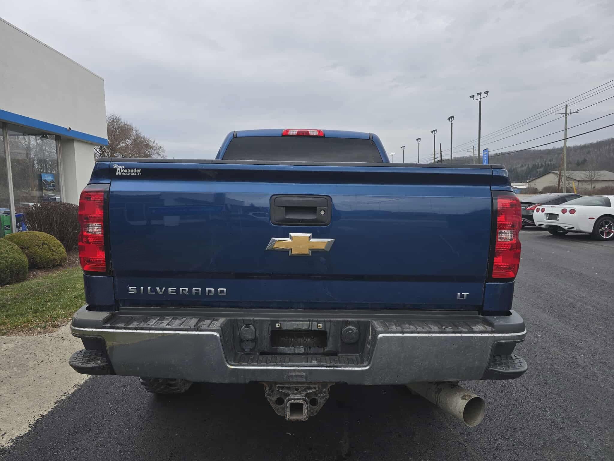2018 Chevrolet Silverado 2500HD LT photo 3