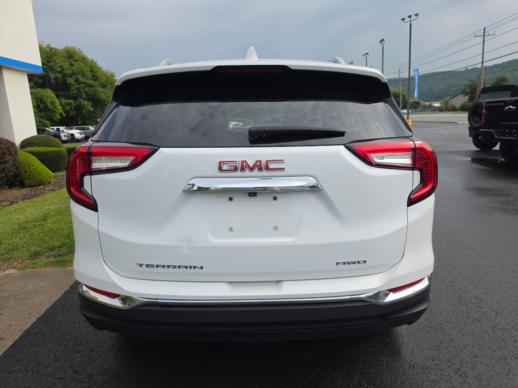 Used 2024 GMC Terrain SLT SUV