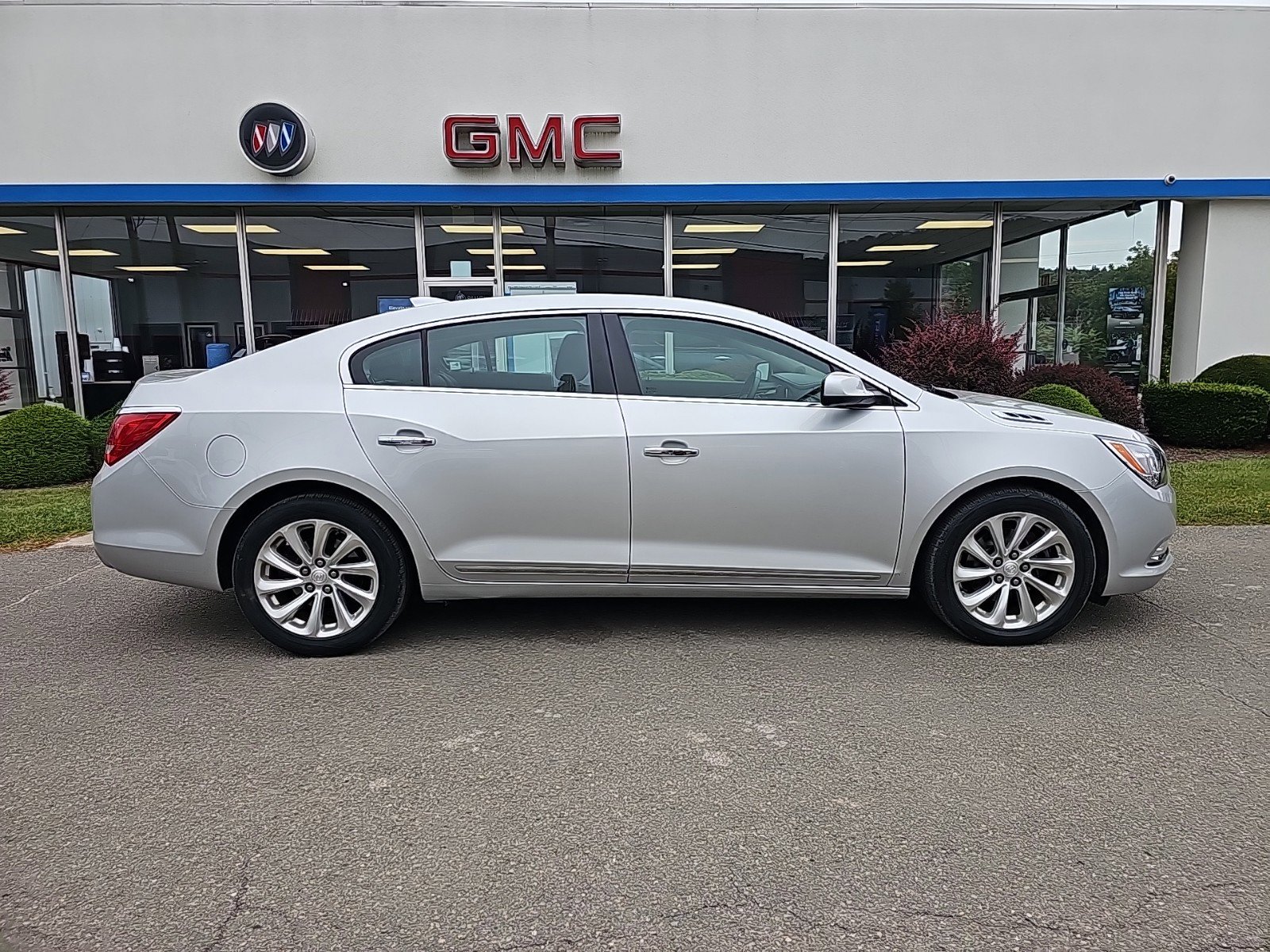 Used 2016 Buick LaCrosse Base with VIN 1G4GA5G37GF107901 for sale in Montoursville, PA