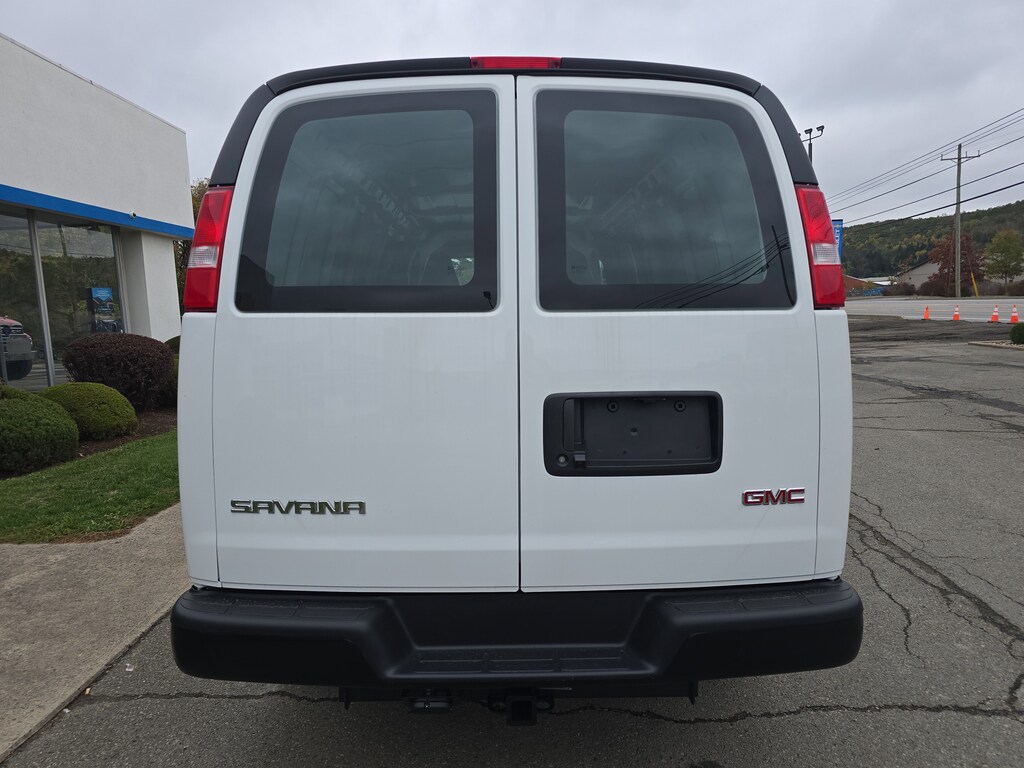 New 2025 GMC Savana 3500 Work Van Van Extended Cargo Van
