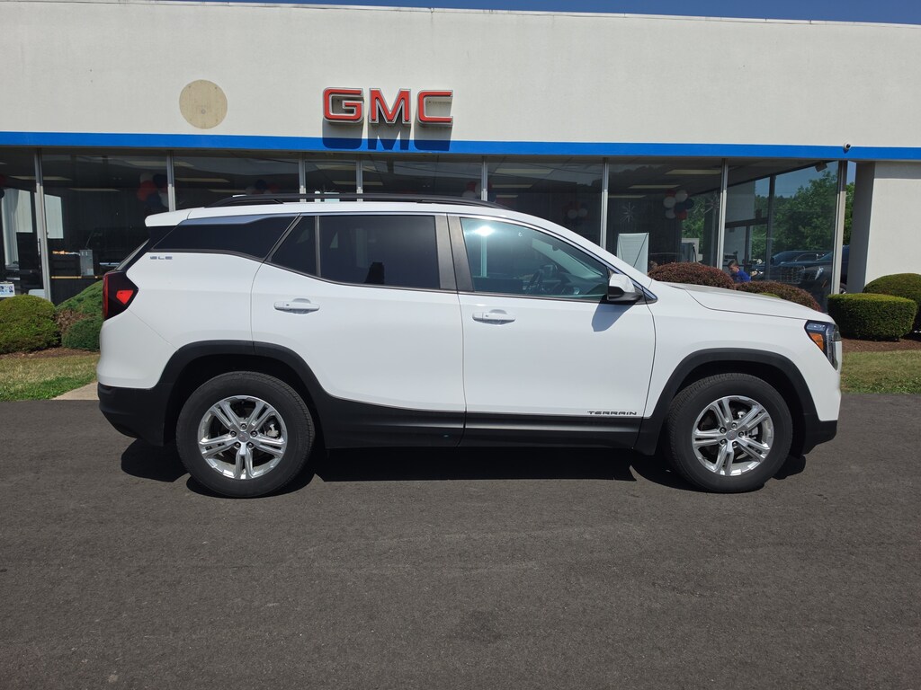 Used 2024 GMC Terrain SLE SUV