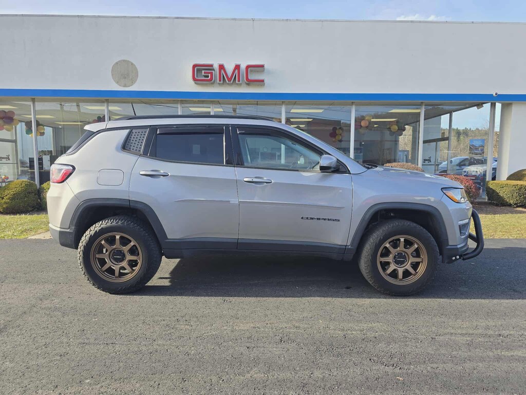 Used 2017 Jeep Compass Latitude SUV