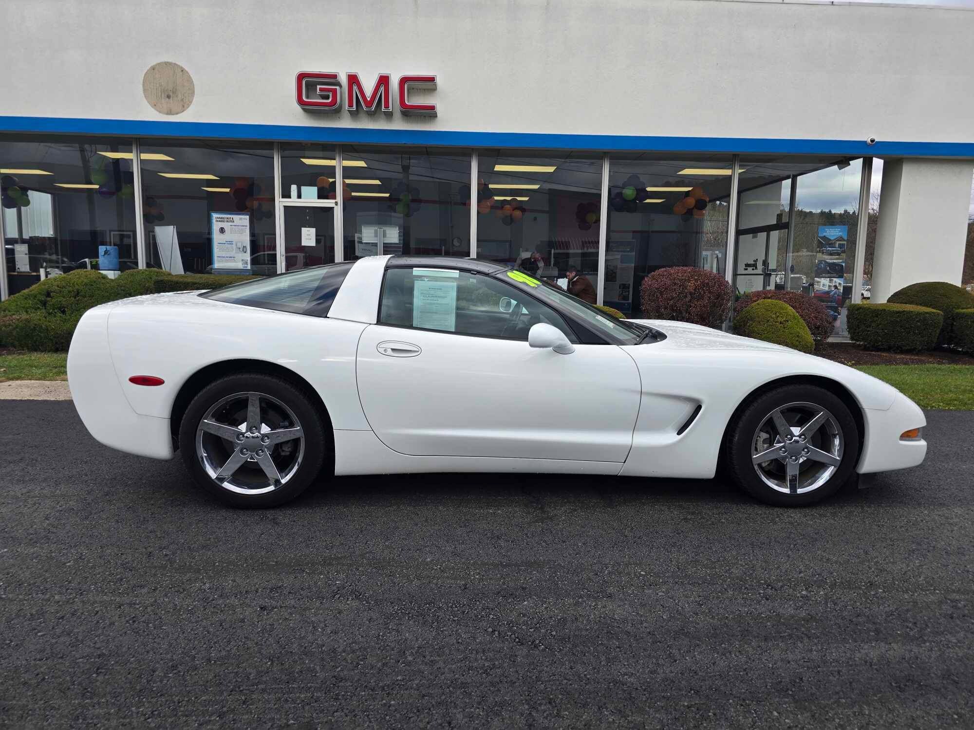 1998 Chevrolet Corvette Base photo 2