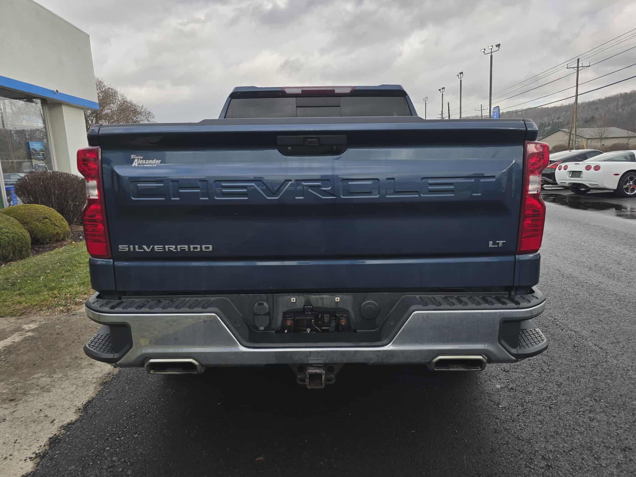 2019 Chevrolet Silverado 1500 LT photo 3