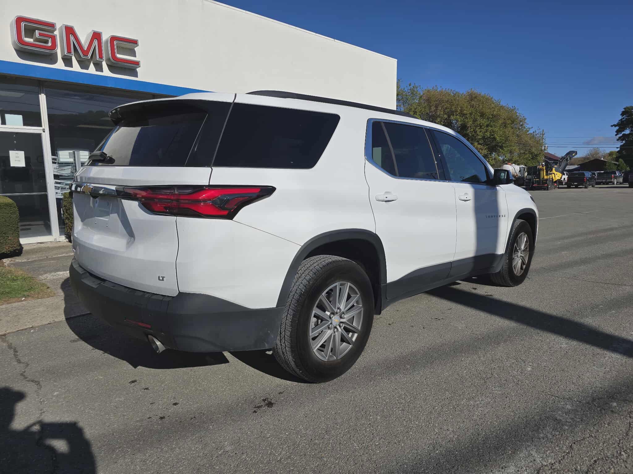 2023 Chevrolet Traverse Cloth photo 3