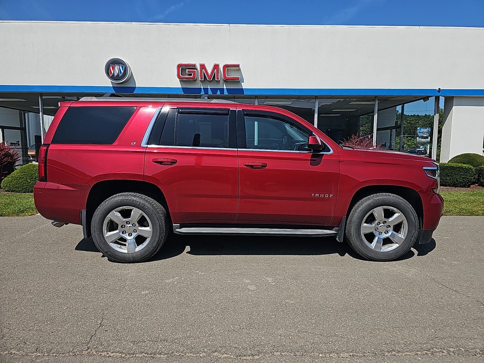 Used 2015 Chevrolet Tahoe LT with VIN 1GNSKBKC2FR280862 for sale in Montoursville, PA