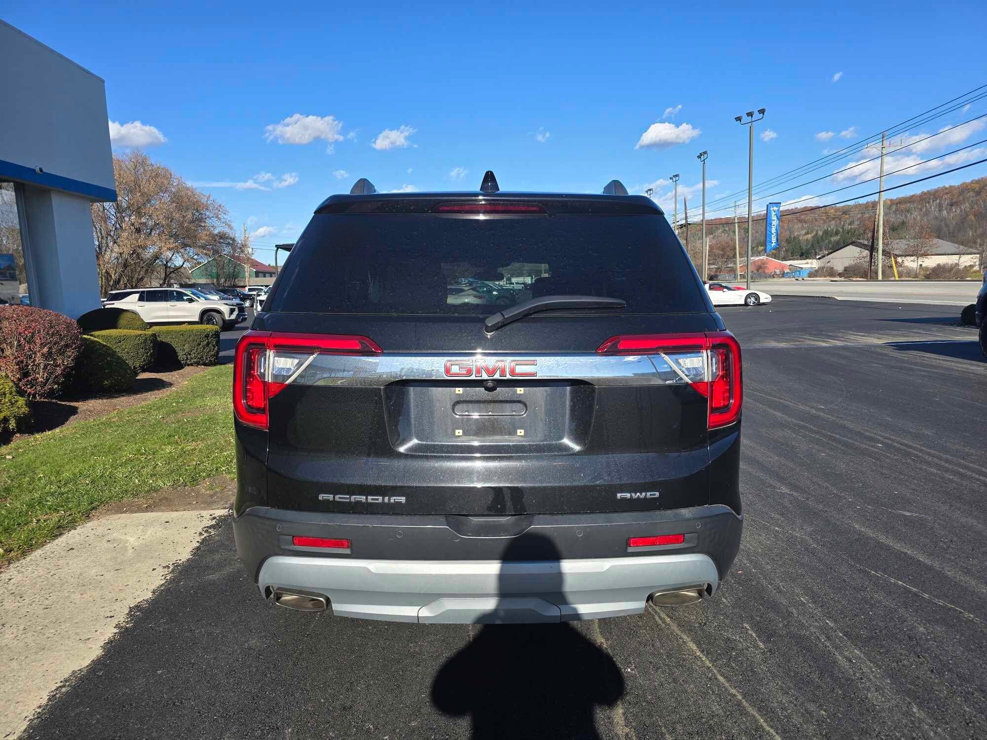 2022 Gmc Acadia SLE photo 3